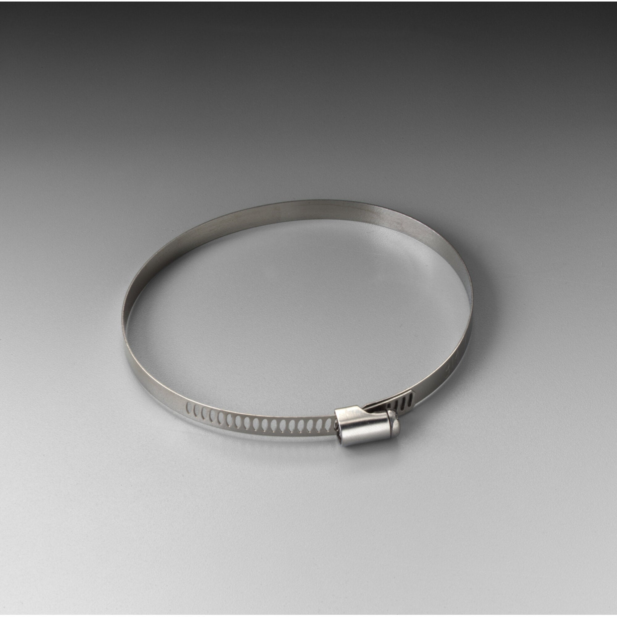 3M 7914 Stainless Steel Band Clamp - Heavy Duty Hose Clamp for Automotive, Plumbing & Industrial Use - Secure Pipe & Hose Connections for DIY Repairs & Professional Applications