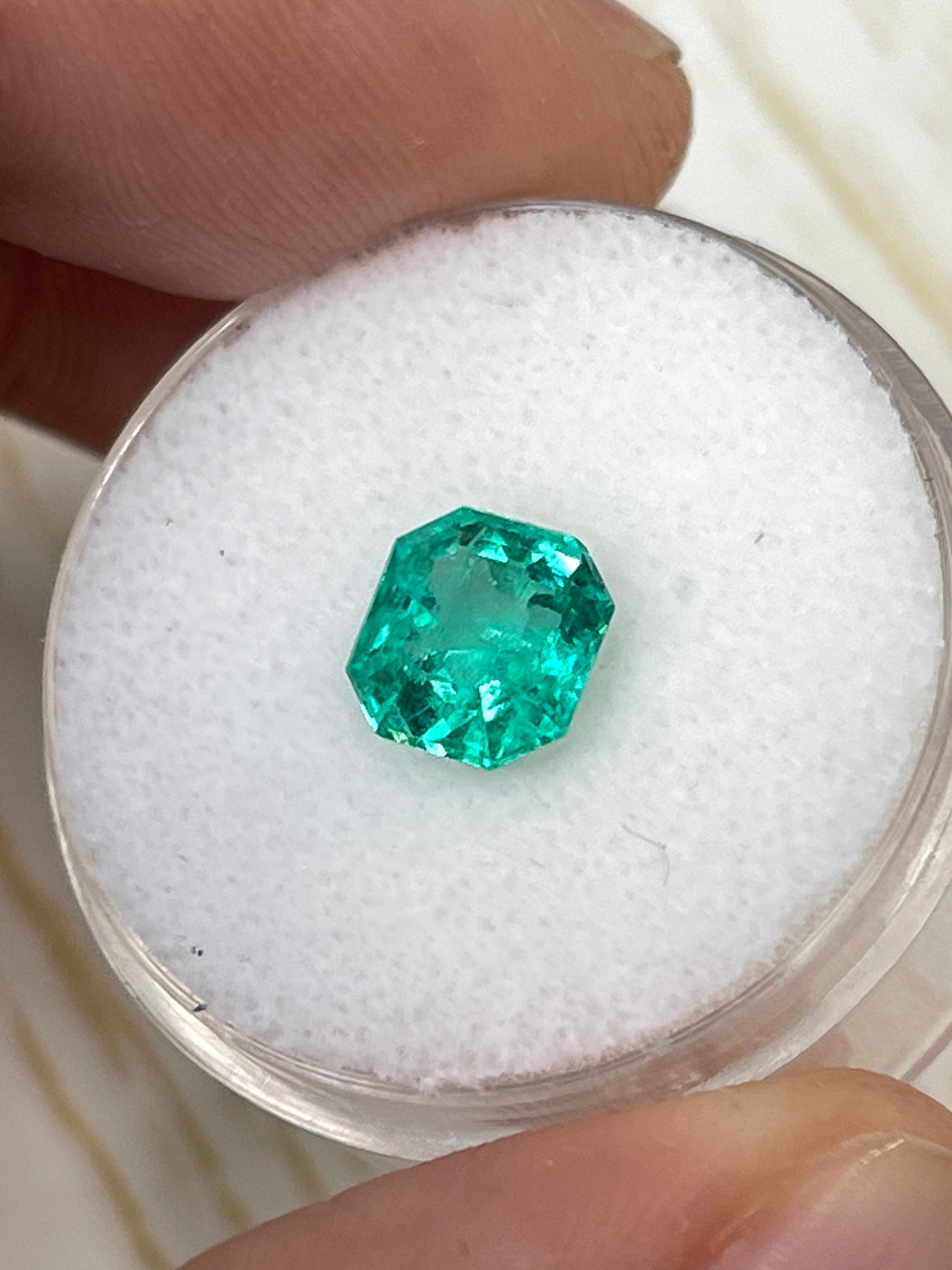 1.79 Carat 7.5x7mm Crystalline Green Asscher Cut Natural Colombian Emerald Gemstone for Jewelry Making - Perfect for Engagement Rings, Earrings & Pendants
