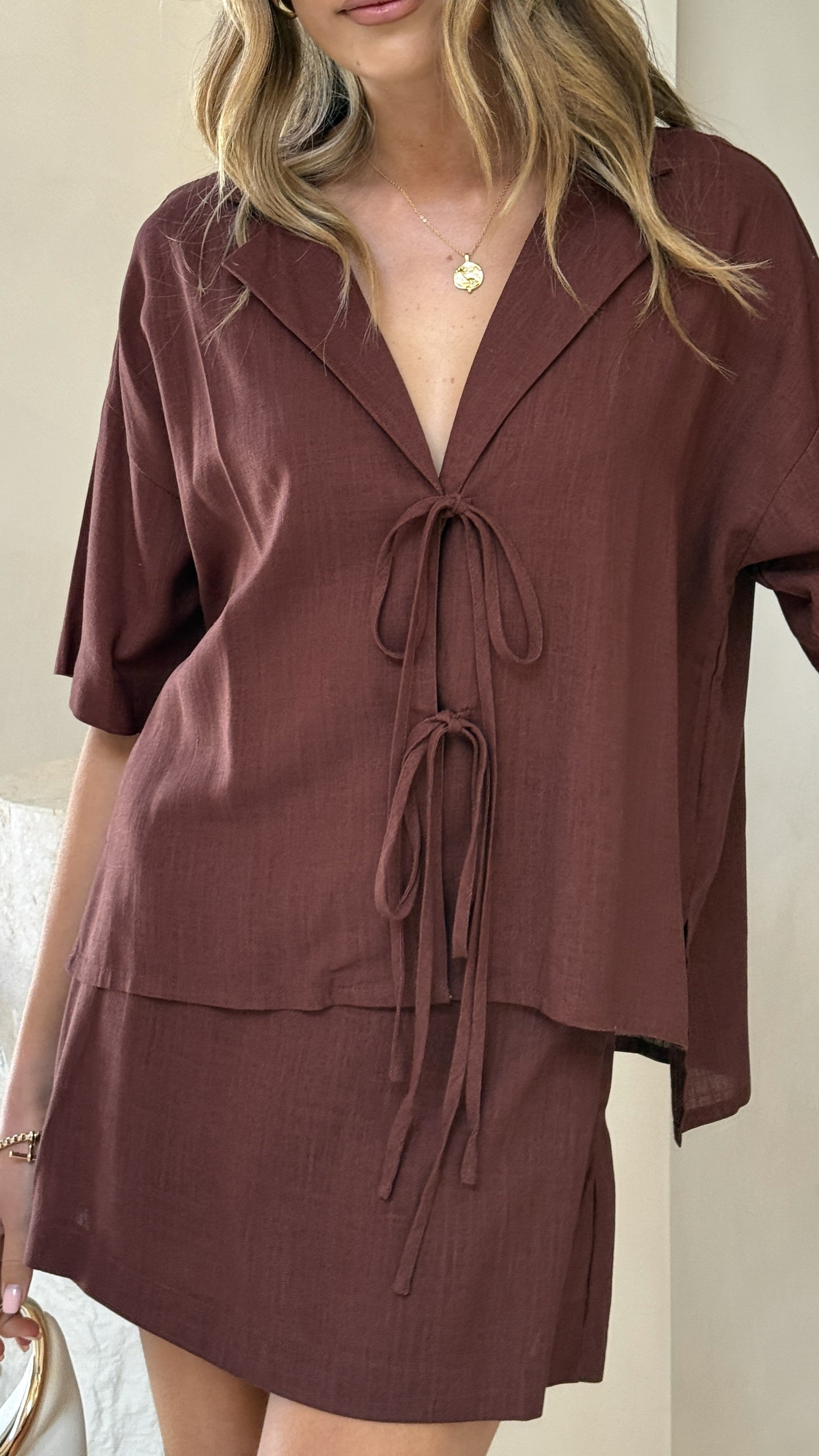 Louise Top Brown - Stylish Women's Casual Blouse for Everyday Wear | Perfect for Office, Dating & Outings