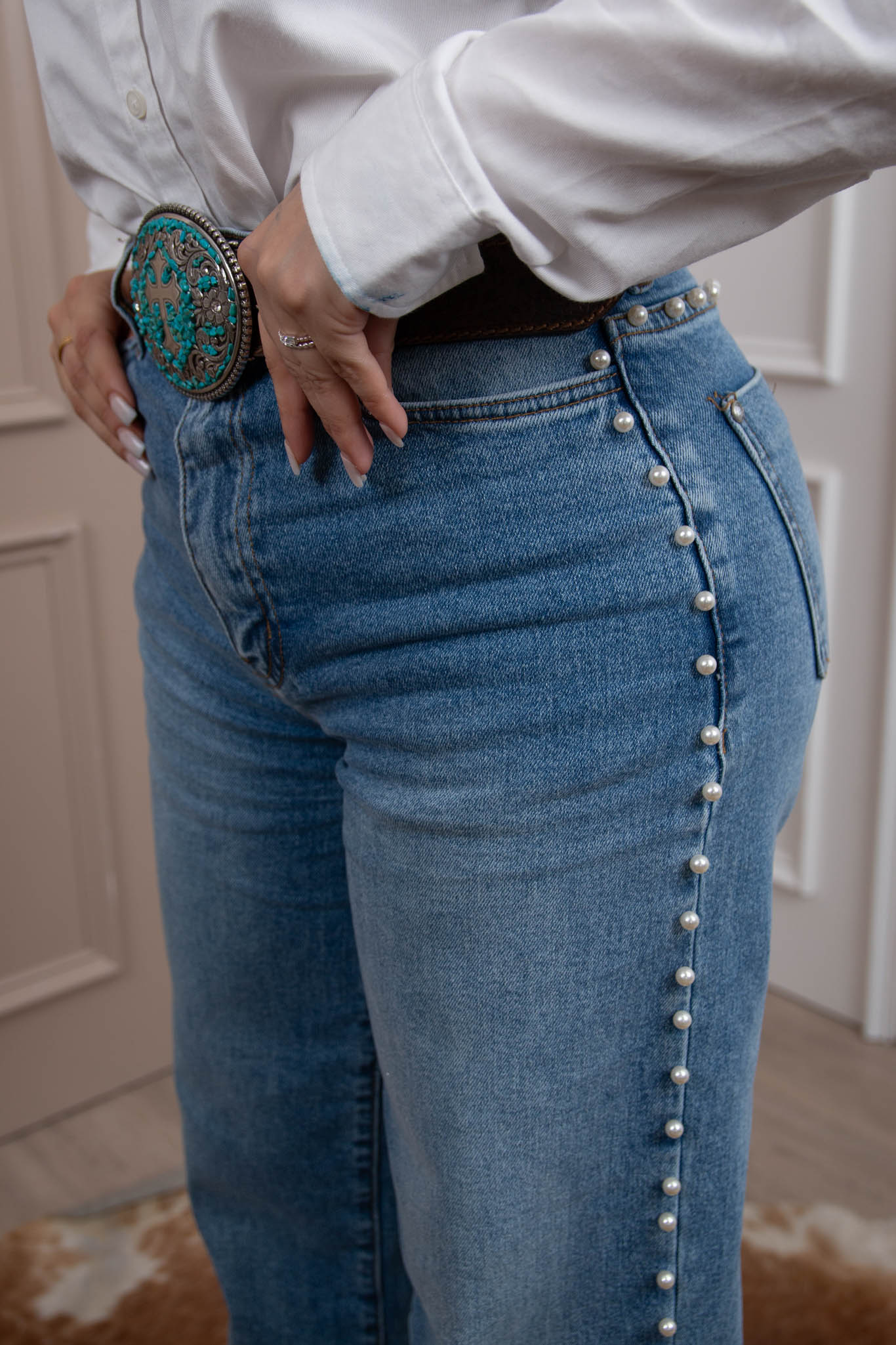Stylish Pearl Embellished Denim Jeans for Women - Trendy High Waist Skinny Jeans with Pearl Accents - Perfect for Casual Outfits, Parties & Date Nights