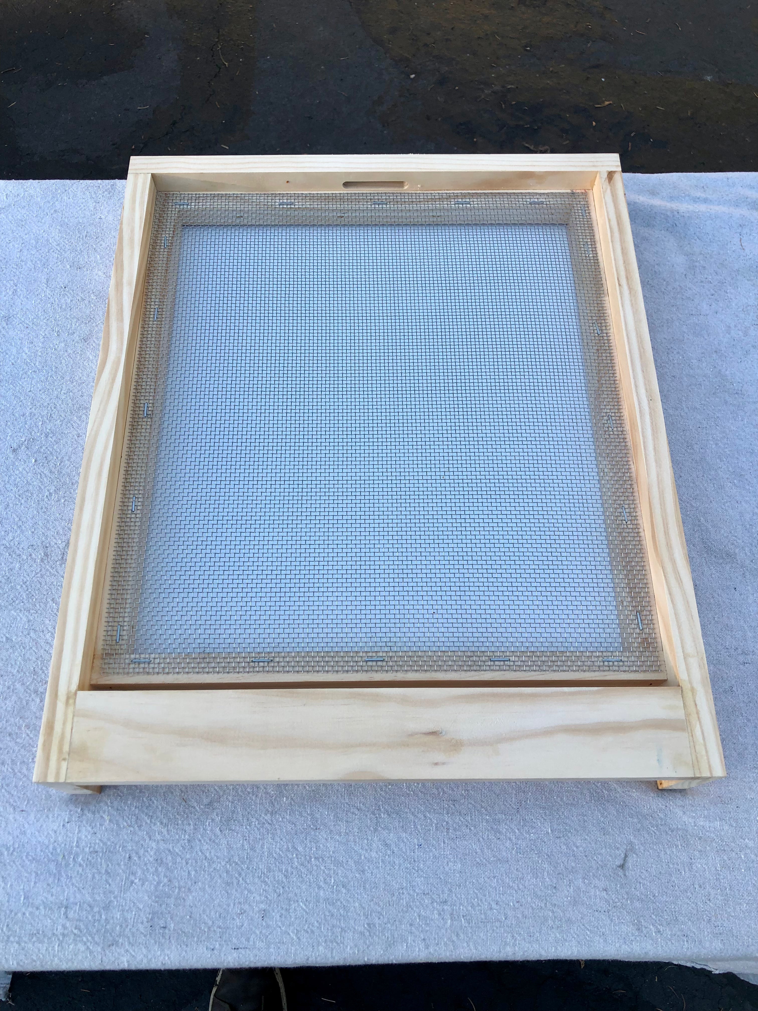 Fortress Bottom Board™ - Durable Beehive Base for Beekeeping | Weather-Resistant & Sturdy Design | Perfect for Backyard Beekeepers & Apiaries | (Shipping in 2 Weeks)