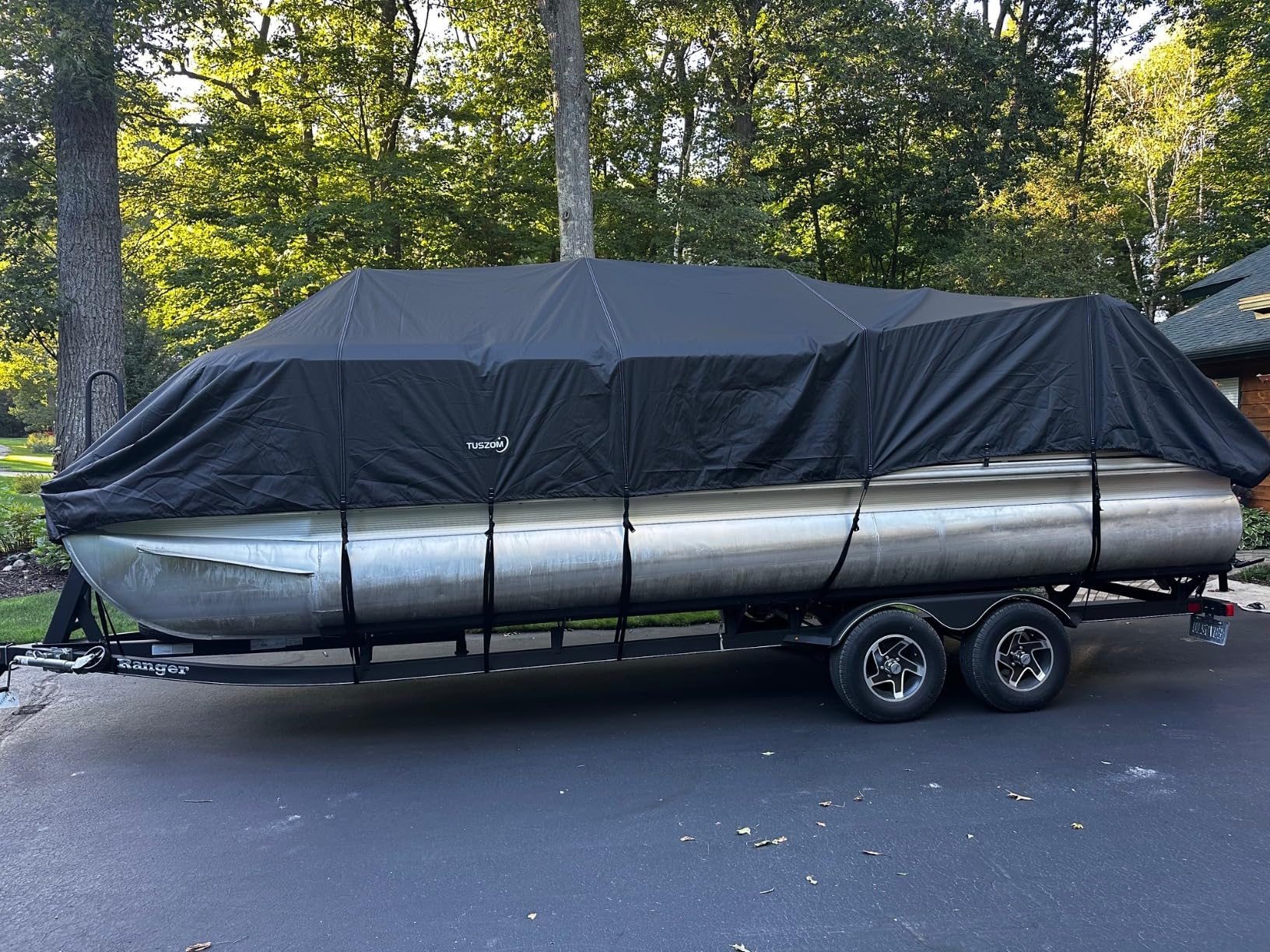 Heavy Duty 900D Solution-Dyed Pontoon Boat Cover - Waterproof, Tear-Resistant with 12+4 Windproof Straps for 21-24ft Boats (Includes Motor Cover) - Perfect for Trailering, Mooring & Outdoor Storage