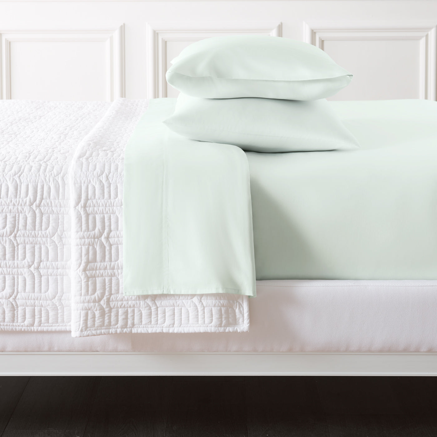 Luxury Soirée Sateen Sheet Set - 100% Cotton Soft Bed Sheets with Deep Pockets - Perfect for Master Bedroom, Guest Room & Hotel Use