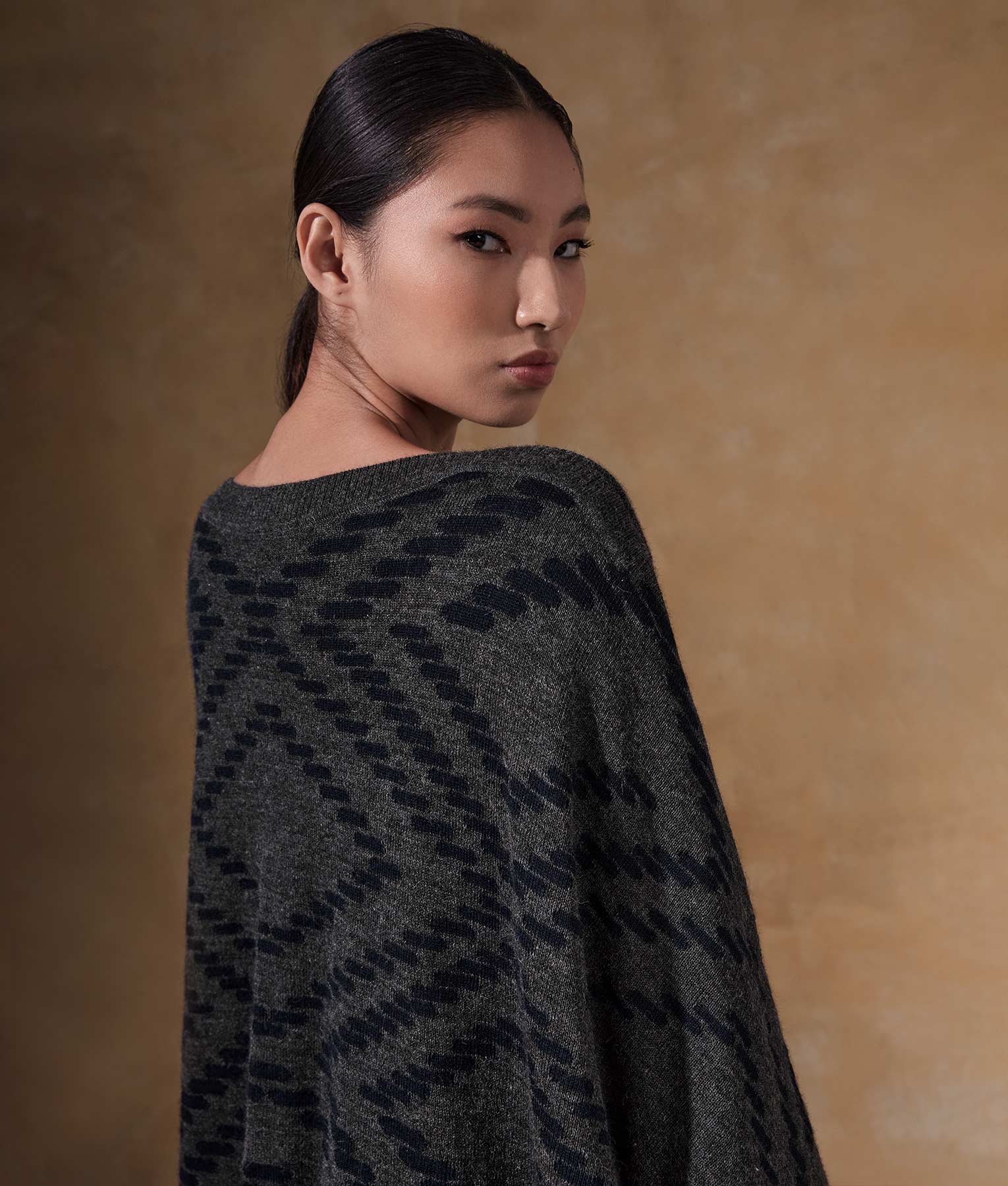 Soft Baby Alpaca Poncho with Sleeves - Warm & Cozy Winter Wear for Women & Girls - Perfect for Outdoor Activities & Casual Fashion