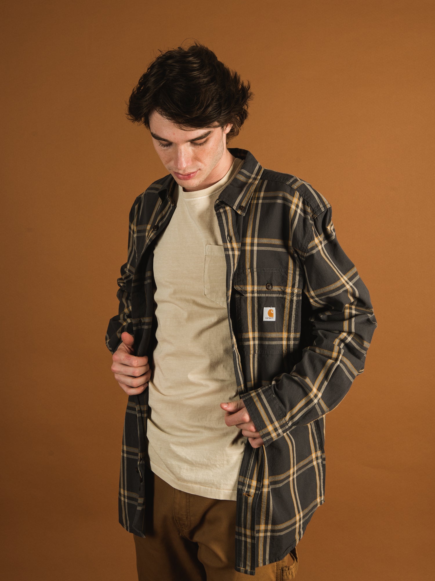 Carhartt Loose Fit Midweight Long Sleeve Plaid Flannel Shirt for Men - Durable Workwear & Casual Wear - Perfect for Construction, Outdoor Activities & Everyday Use