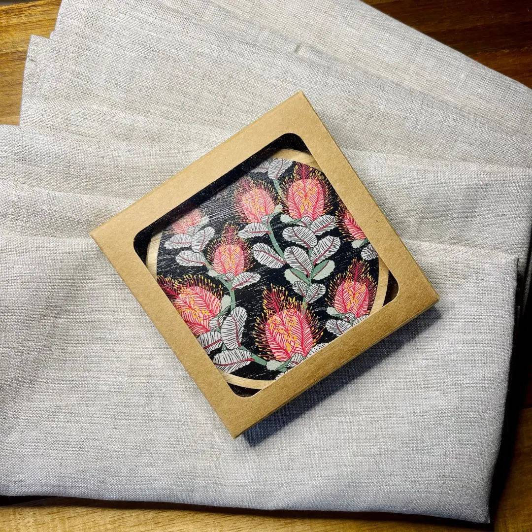 Elegant Coral Banksias Coaster and Napkin Set - 6-Piece Tableware for Dining, Entertaining, and Home Decor - Perfect for Dinner Parties, Weddings, and Gifts