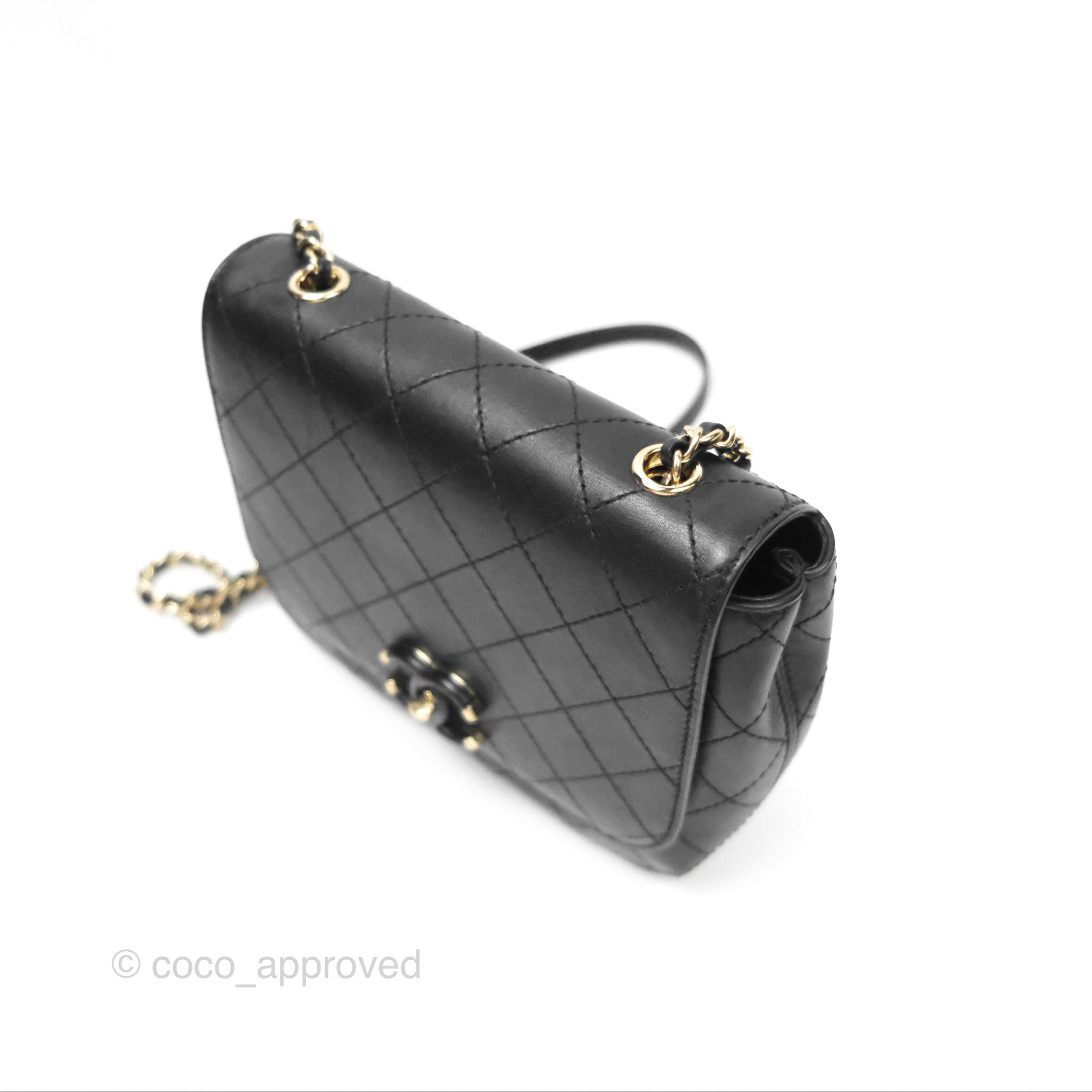 Authentic Chanel Small Flap Bag in Black Calfskin Leather - Perfect for Evening Events & Luxury Fashion Accessories