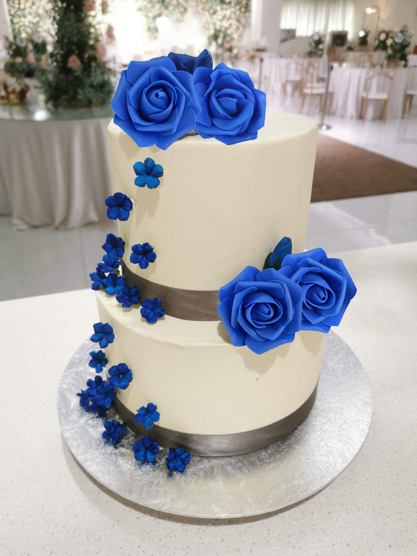 100pcs Royal Blue Artificial Rose Flower Heads - Bulk Foam Fake Flowers for DIY Wedding Bouquets, Bridal Shower Centerpieces, Rose Wall Decor, Kissing Balls & Table Arrangements - Perfect for Wedding, Home & Party Decorations (Royal Blue)