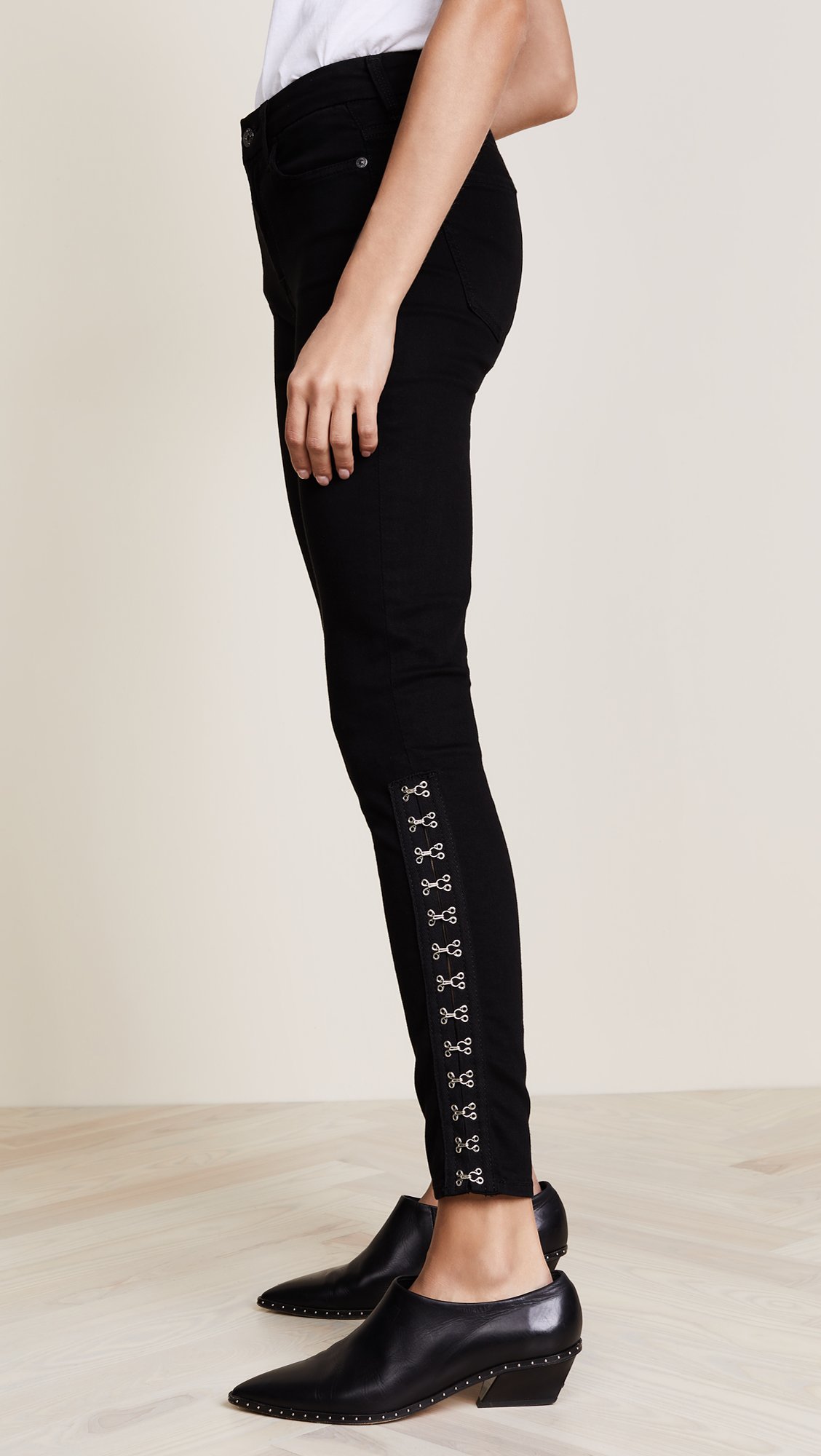 7 For All Mankind Women's Hook Hem Skinny Fit Jeans - Black Size 32 | Stretch Denim Pants for Casual Wear, Night Out & Everyday Comfort