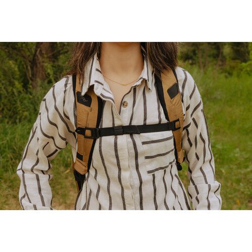 Peak Design Everyday Backpack 20L V2 - Durable Camera Backpack for Photographers & Travel, Water-Resistant Coyote Brown, Perfect for Hiking, Commuting & Urban Exploration