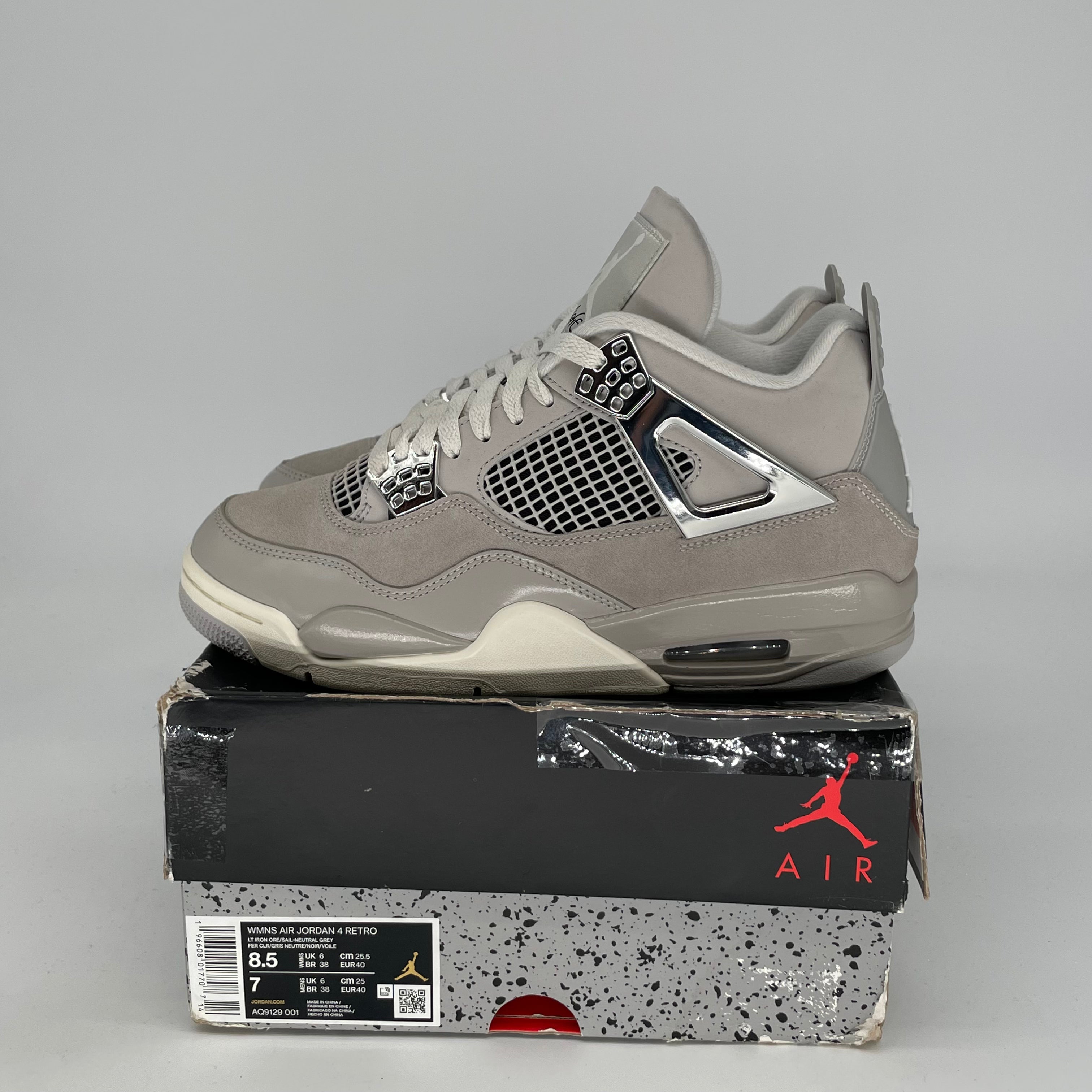 AIR JORDAN 4 FROZEN MOMENTS Women's Basketball Shoes Size 7/8.5W AQ9129-001 - Perfect for Streetwear Fashion & Court Performance