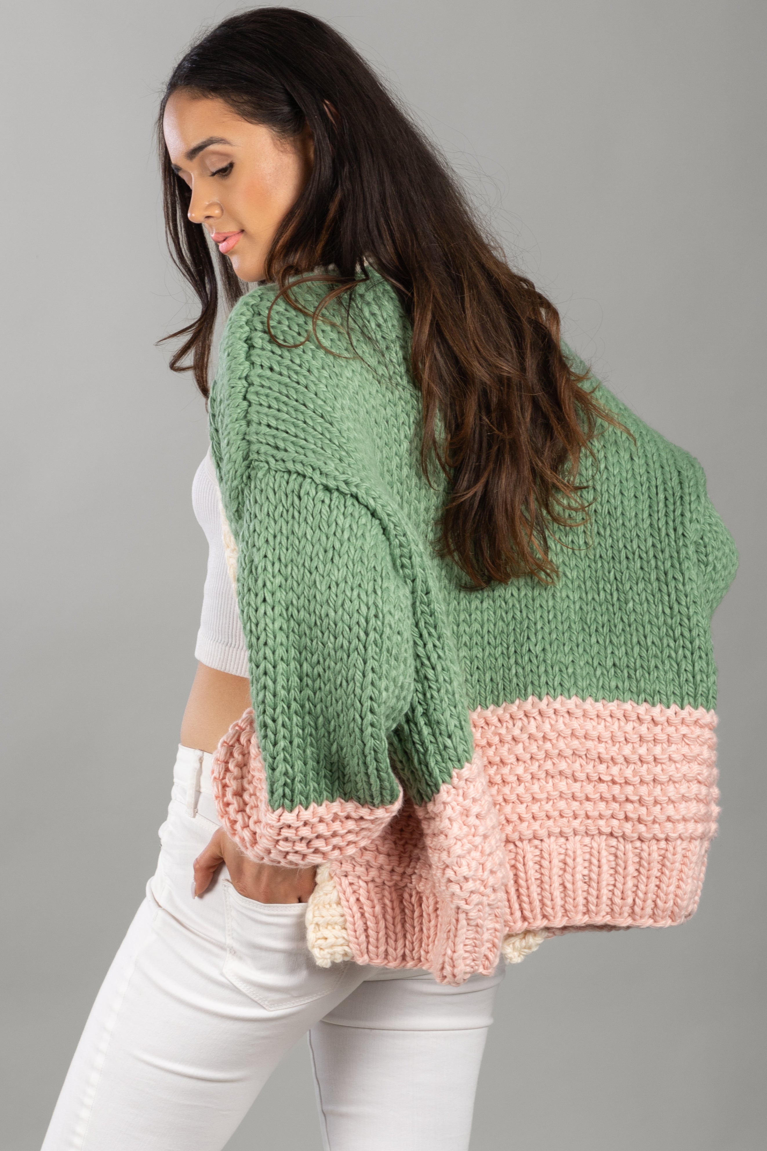 Stylish Knit Oversized Sweater in Two-Tone Colors - Perfect for Casual Outfits and Cozy Winter Days