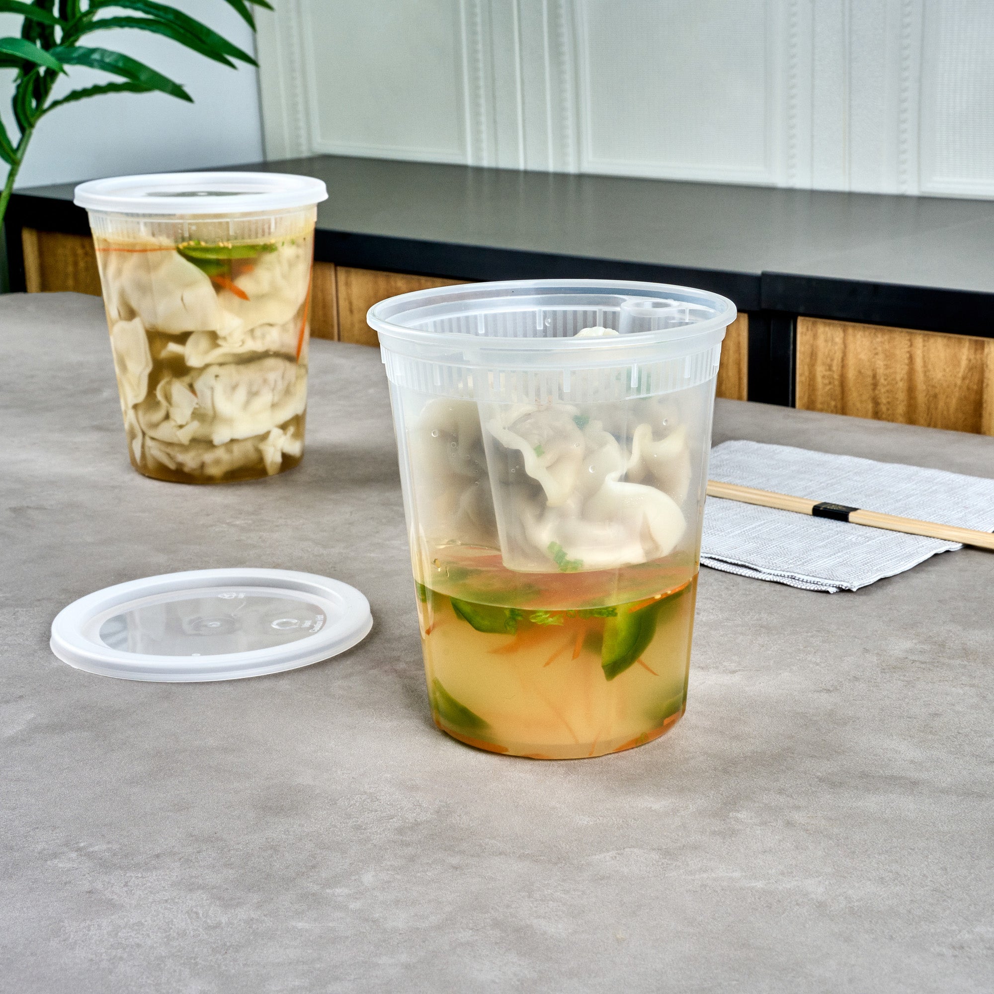 20 oz Clear Plastic Soup Container Insert - Fits 32/40/48 oz Bowls, Microwave Safe (50-Pack) - Perfect for Takeout, Meal Prep & Restaurant Use