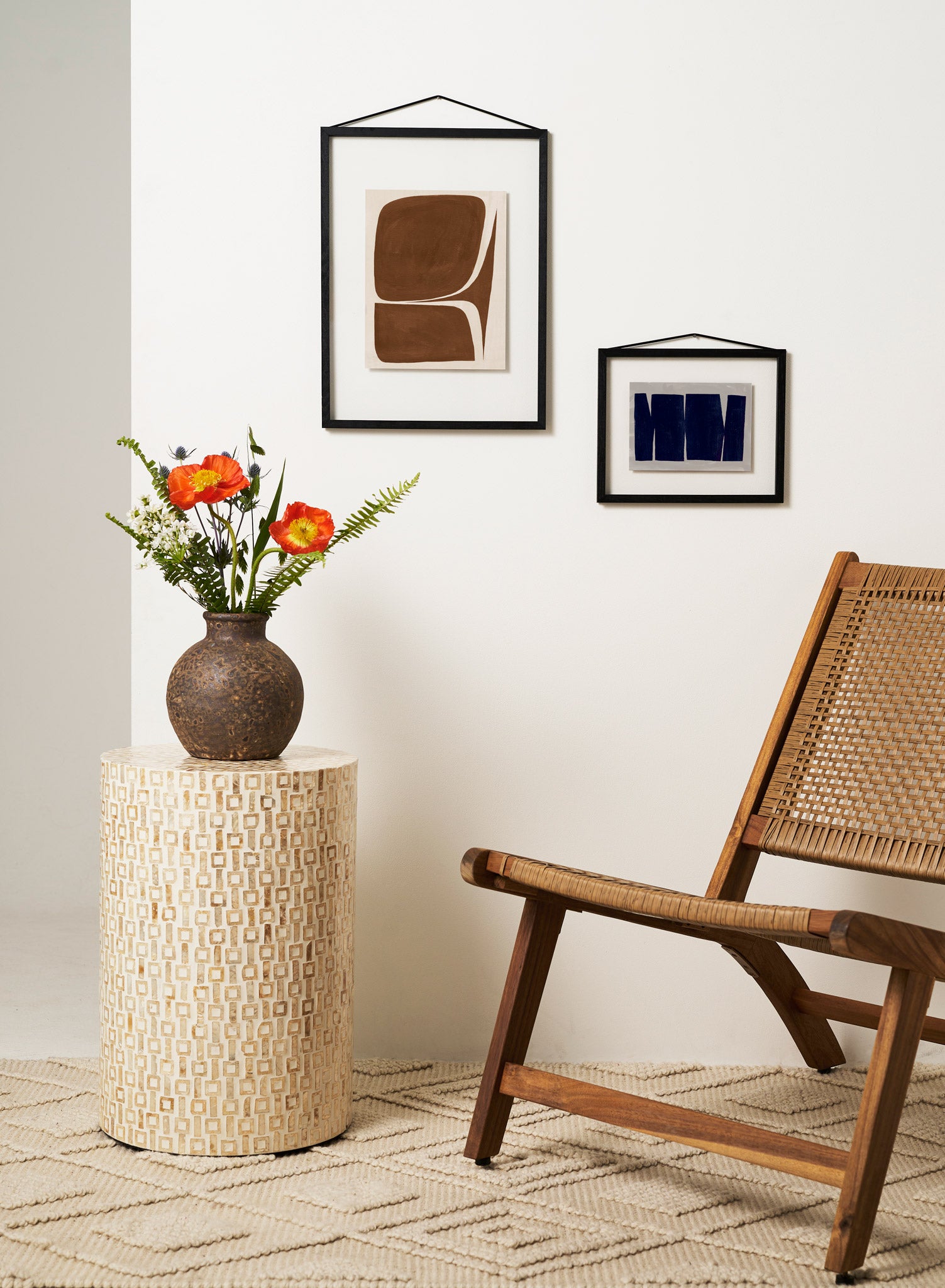 Premium Floating Black Oak Picture Frame 8x10 Inches (20x25 cm) - Perfect for Wall Display, Home Decor, and Photo Gifts