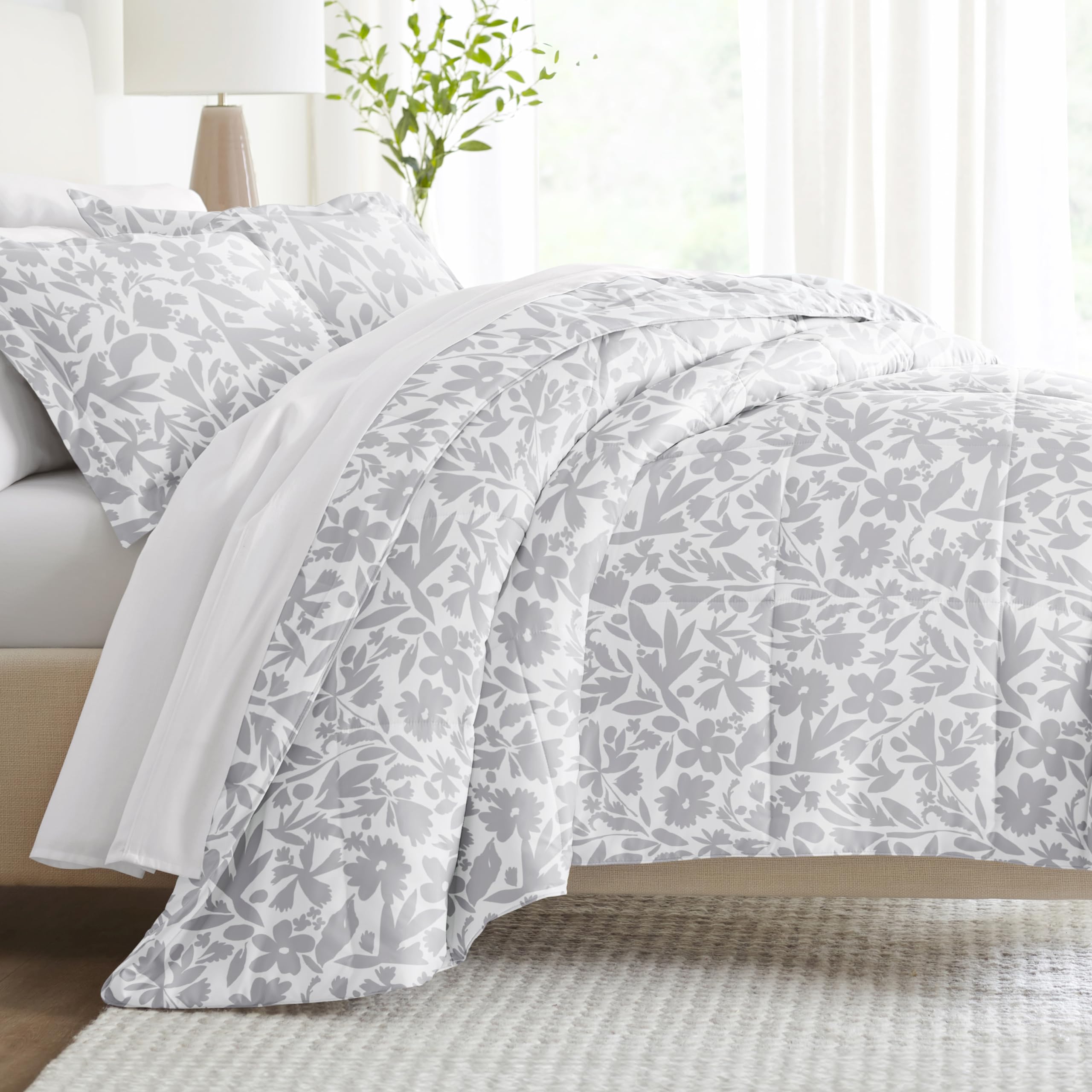 Luxury Reversible King Size Comforter Set (3 Piece) - Soft & Lightweight Down Alternative Bedding - Includes King Comforter & 2 Pillow Shams - Perfect for Master Bedroom, Guest Room & Cozy Home Decor