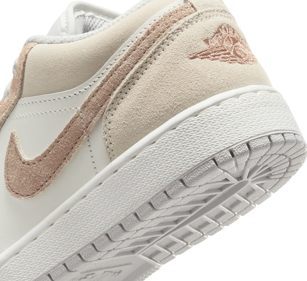 Air Jordan 1 Low SE (GS) Boys Basketball Shoes - Lightweight Sneakers for Kids - Perfect for School, Sports & Casual Wear