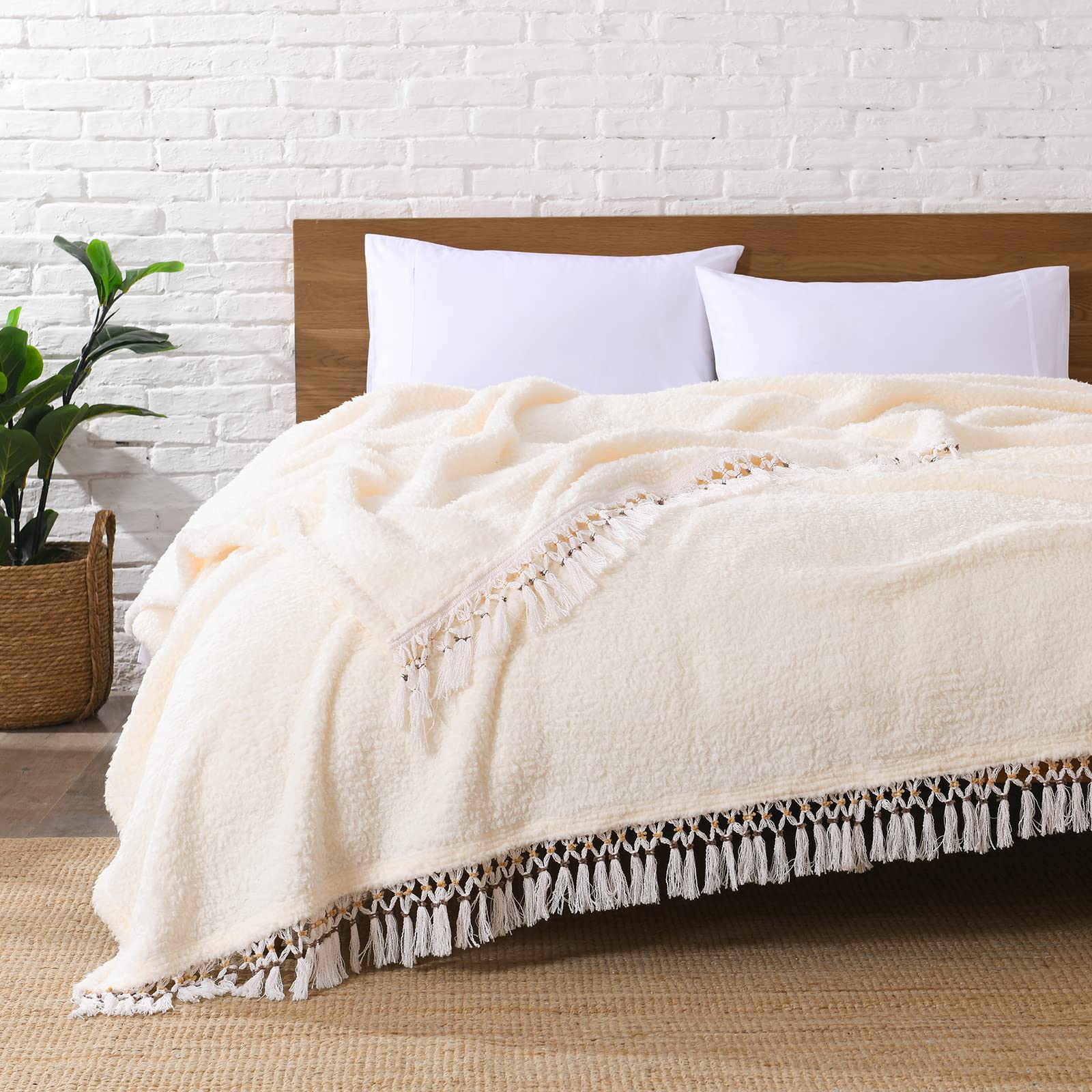 Ultra Soft Fleece Sherpa Blanket Queen Size 90x90 Inches - Lightweight Cozy Boho Bed Blanket with Decorative Tassels, Reversible Pattern in Antique White - Perfect for Bedroom, Living Room, Sofa & Winter Camping