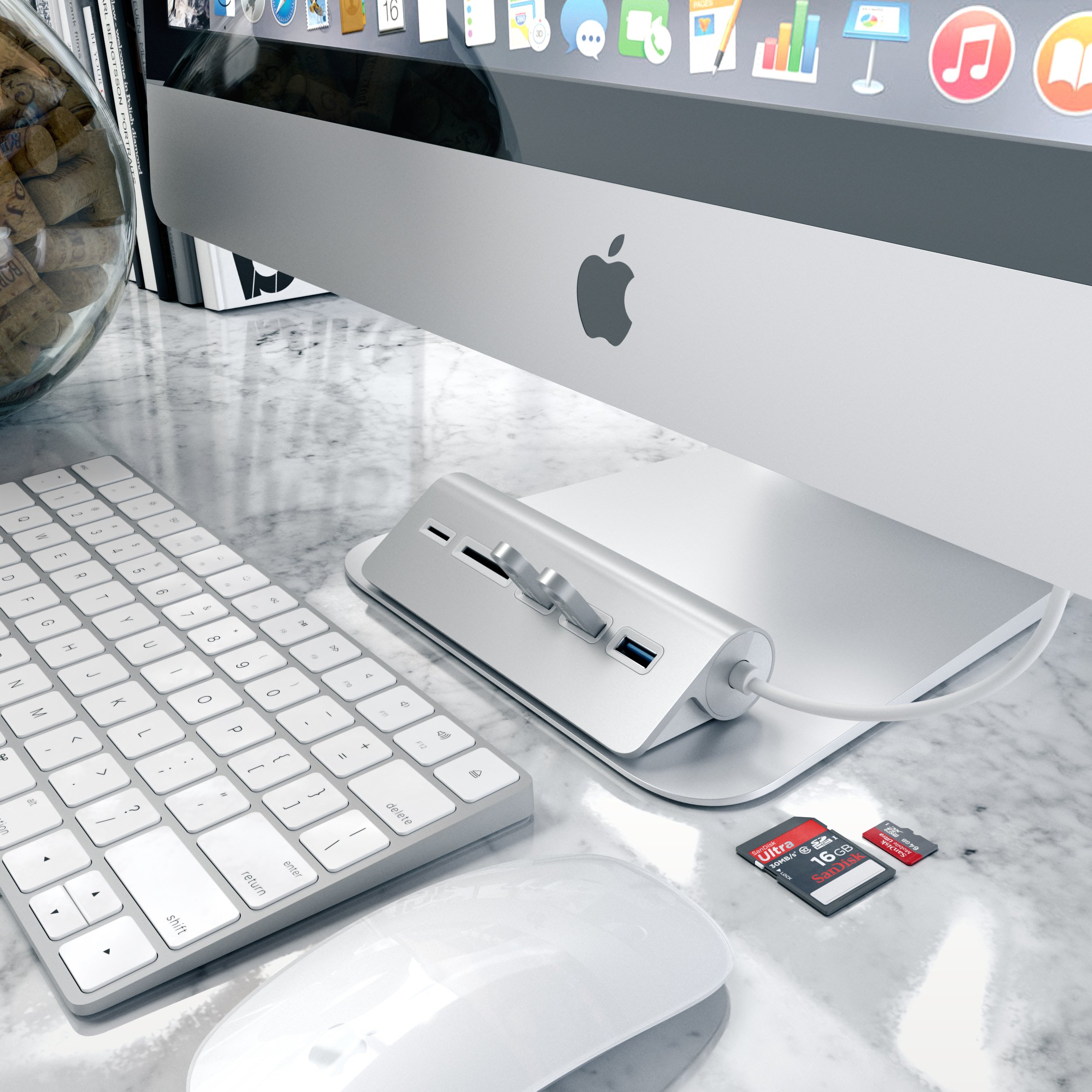 Satechi Aluminum USB 3.0 Hub & Card Reader with 4 Ports - Compatible with MacBook Pro/Air, iMac, Surface Pro, Dell XPS, Windows PC - High Speed Data Transfer for Photos, Videos, Files (Silver) | Perfect for Home Office, Travel & Digital Nomads