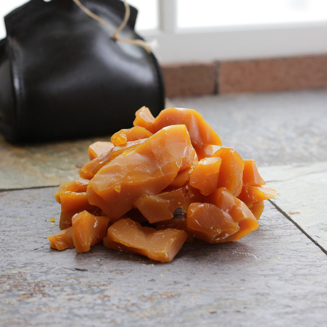 Premium Brewer's Pitch 1/2 lb (8 oz) - Natural Resin for Beer Brewing, Barrel Sealing & Woodworking - Ideal for Homebrewers & Craft Beer Enthusiasts
