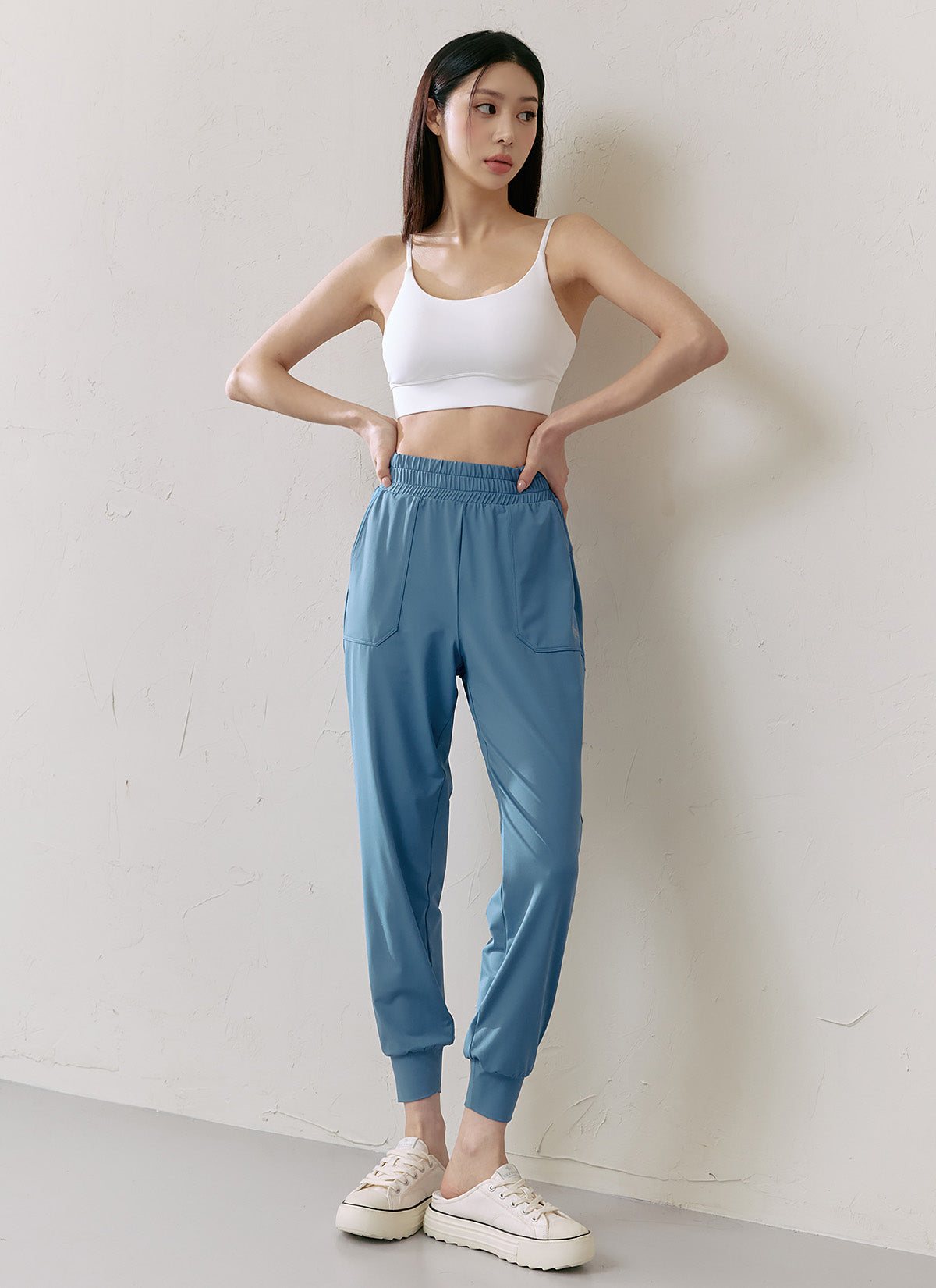 Medium Feather In Band Jogger Pants - Women's Lightweight Athletic Lounge Pants for Yoga, Running & Casual Wear