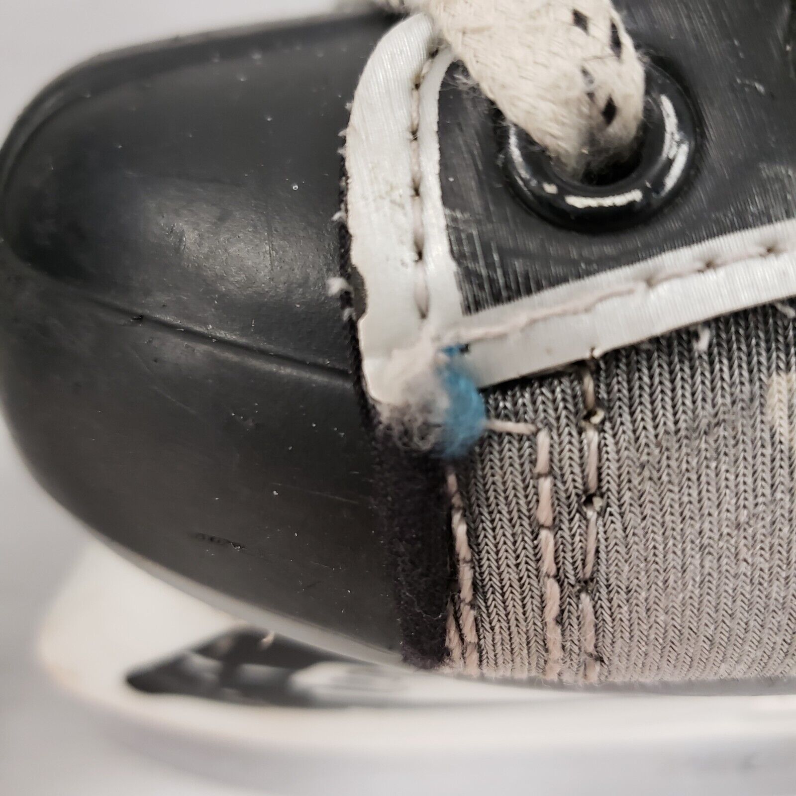 CCM Youth Ice Hockey Skates Size 1 - Lightweight Performance Skates for Kids - Perfect for Ice Hockey Practice & Games