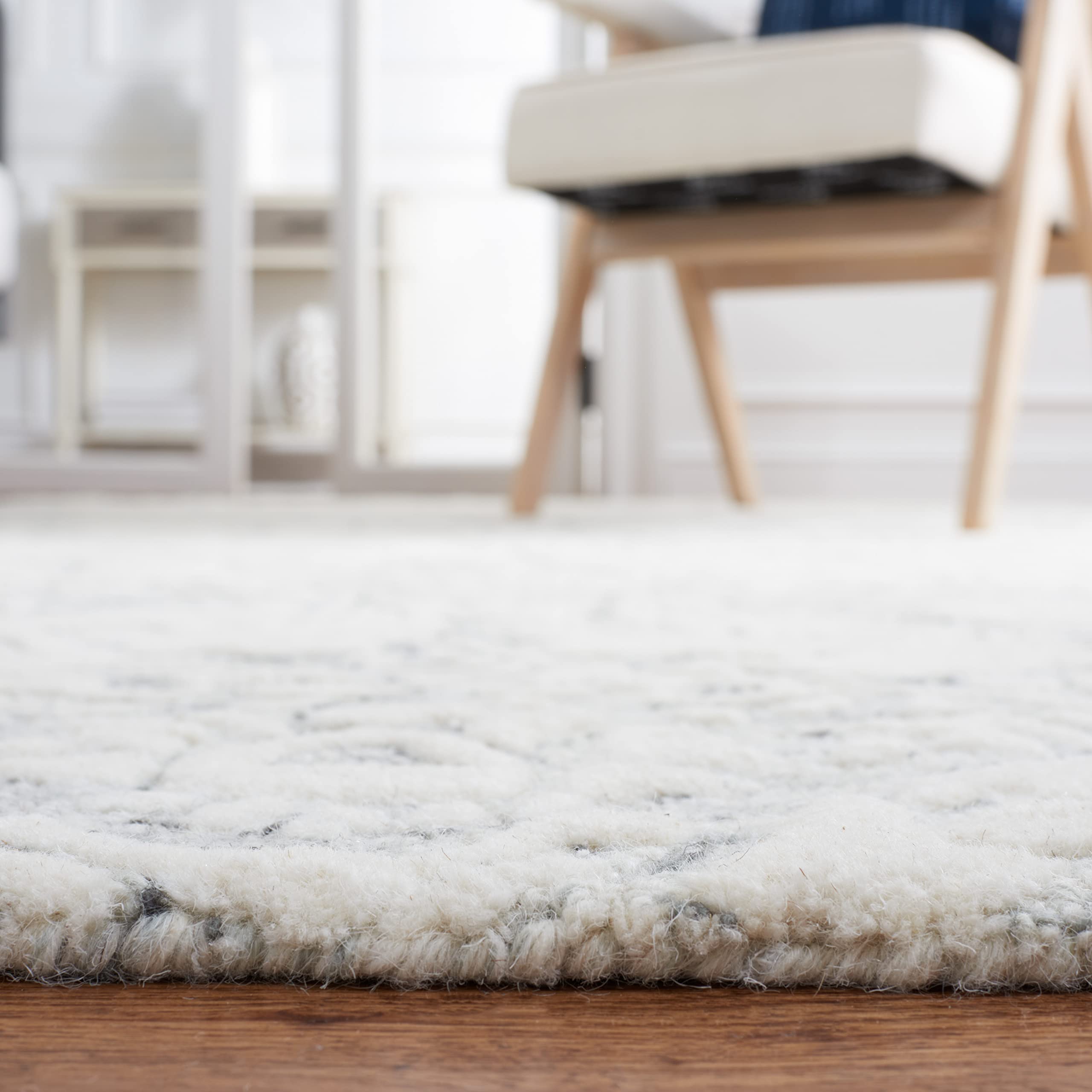 SAFAVIEH Metro Collection 6'x6' Square Grey Ivory Wool Area Rug - Handmade Premium Quality for Living Room, Dining Room & Bedroom Decor | Soft & Durable Floor Covering for Home & Office