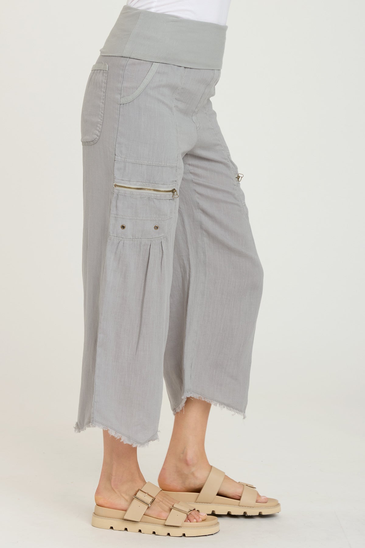 Pasqual Crop Lead Cast - High-Quality Fashion Crop Top for Women | Perfect for Casual Wear, Parties & Everyday Outfits