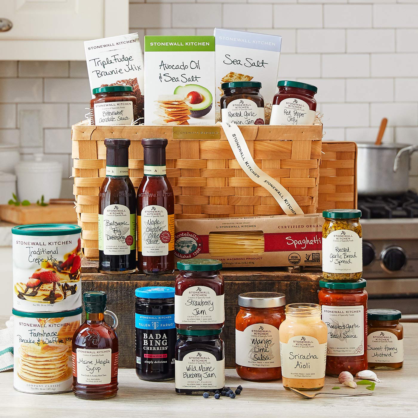 Stonewall Kitchen Best of the Best 20-Piece Gourmet Gift Basket - Premium Food Gift Set for Holidays, Birthdays & Corporate Gifting