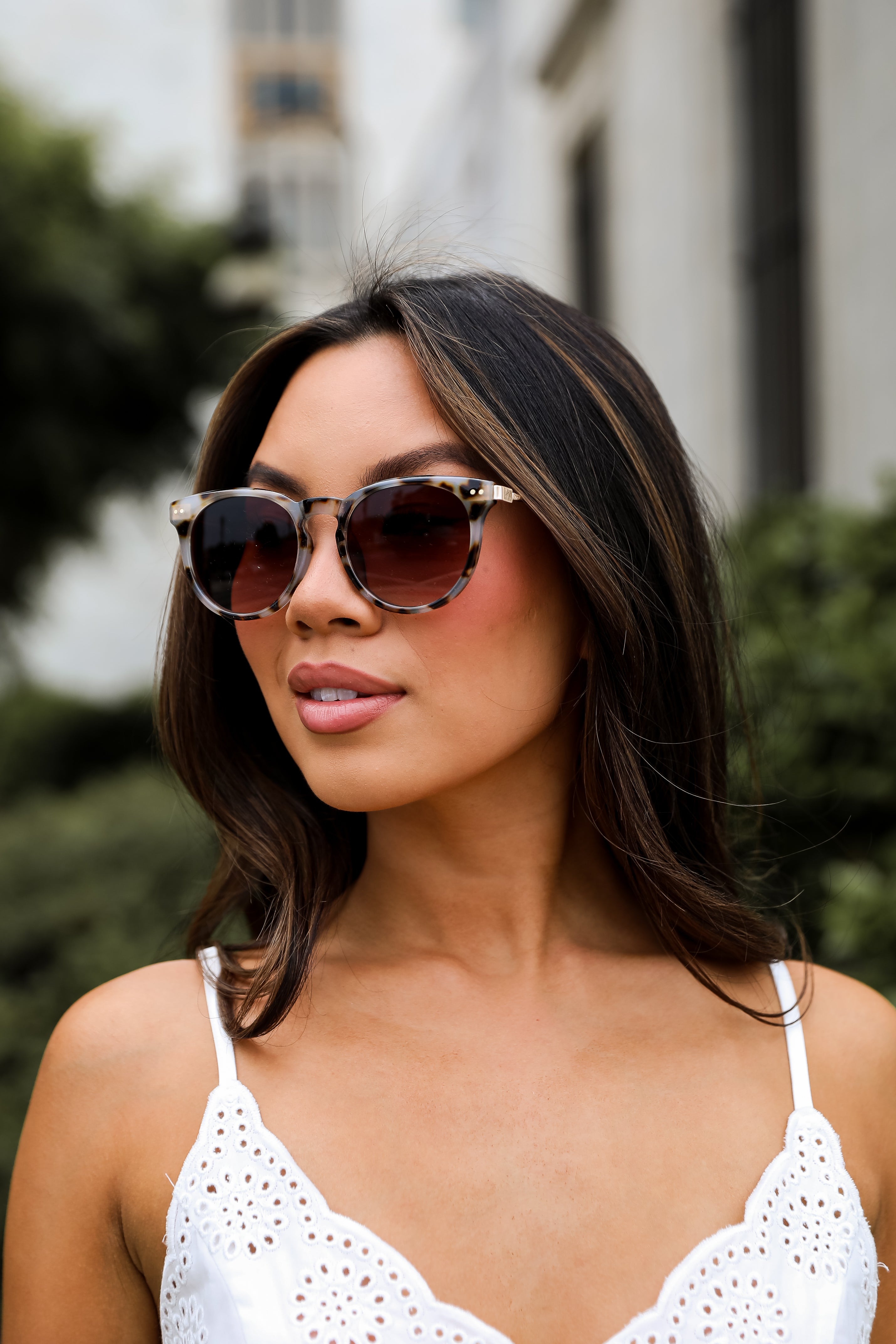 Trendy Round Sunglasses for Women & Men – UV Protection, Polarized Lenses – Perfect for Beach, Driving & Outdoor Activities