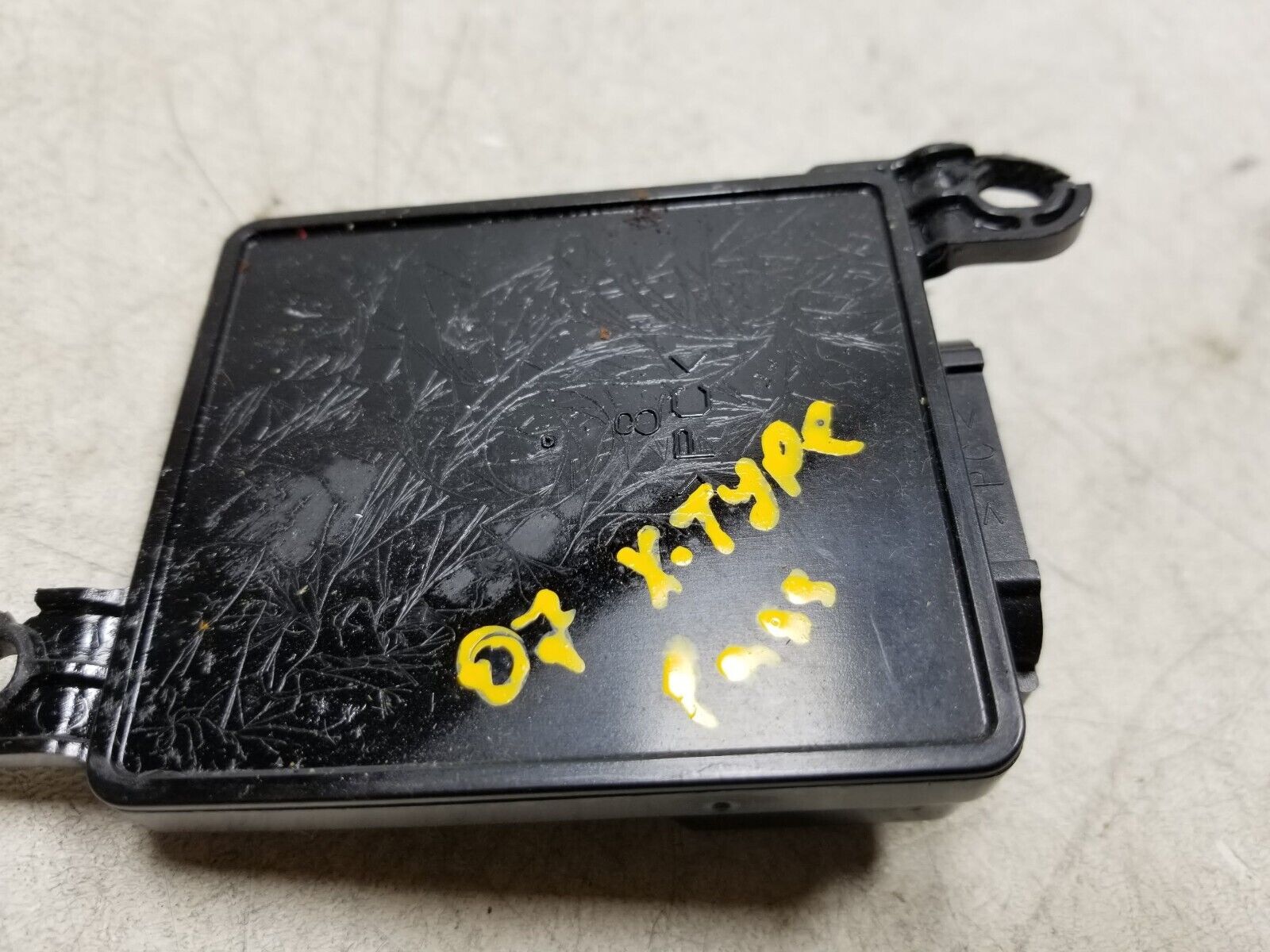 2008 Jaguar X-Type Front Passenger Seat Control Module & Wiring Harness OEM - Compatible with 2008 Jaguar X-Type Models - Perfect for Seat Control System Repair and Replacement