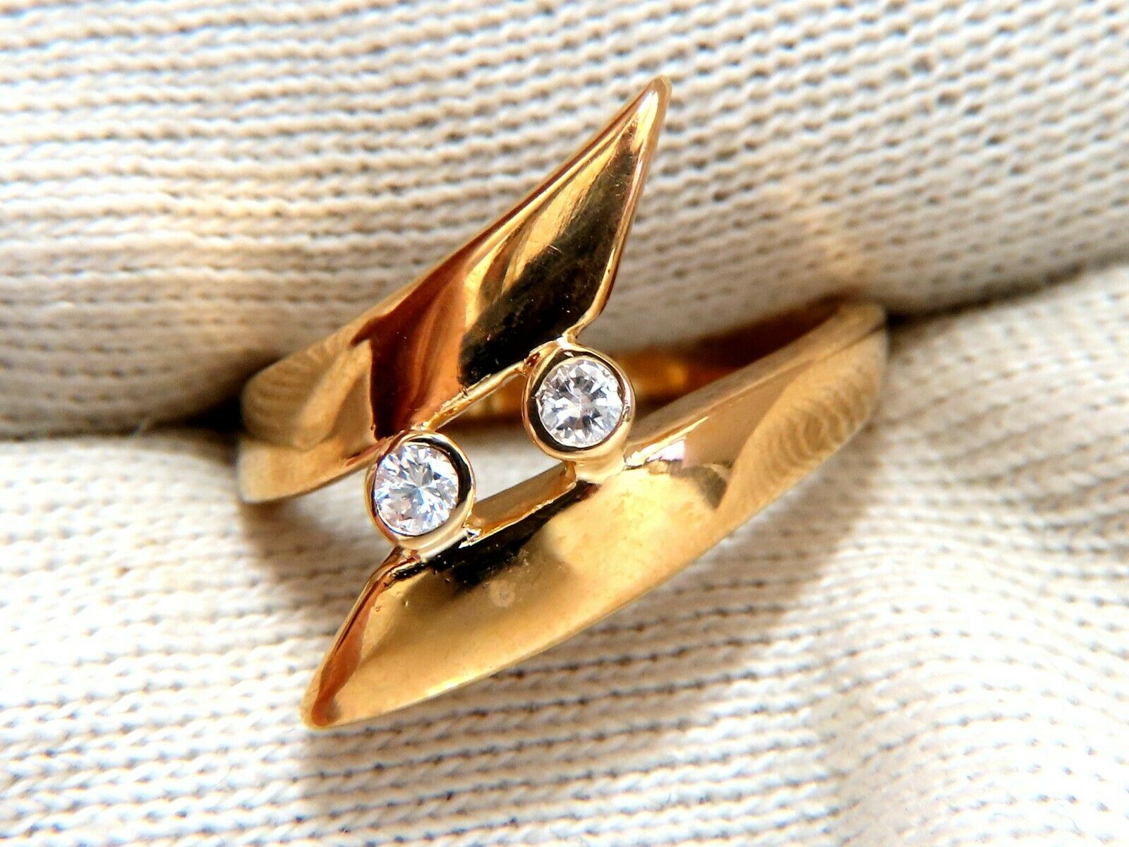0.15ct Diamond Crossover Ring in 14K Gold – Elegant Jewelry for Weddings, Anniversaries & Special Occasions