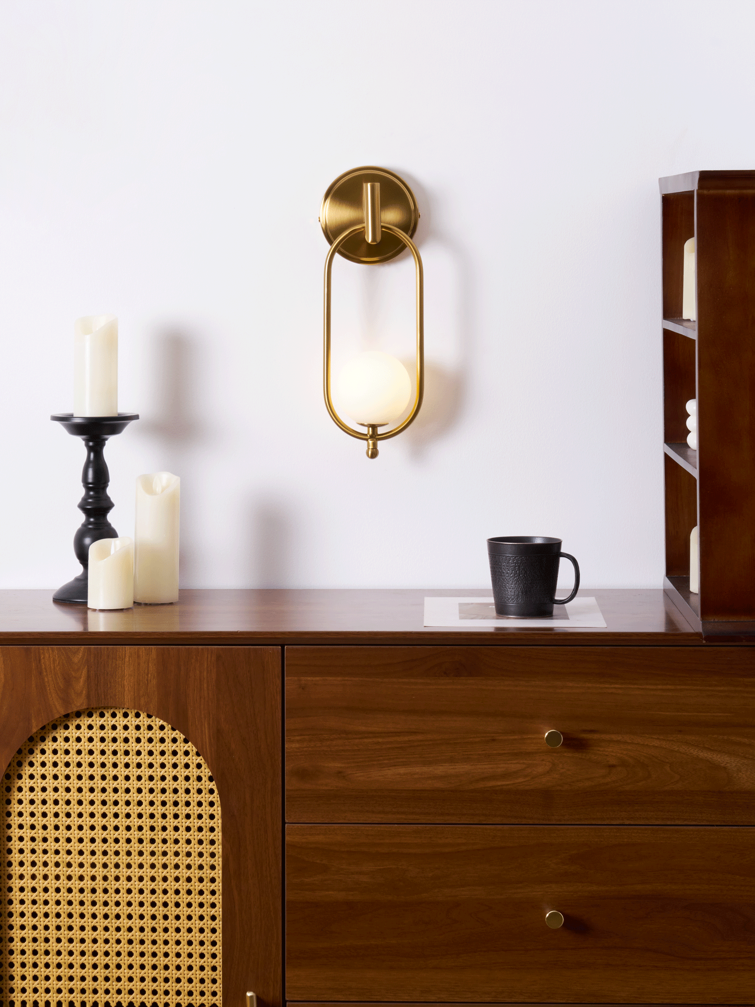 Elegant Aurea Brass Wall Light - Vintage Sconce for Bedroom, Living Room & Hallway - Dimmable LED Fixture for Warm Ambient Lighting