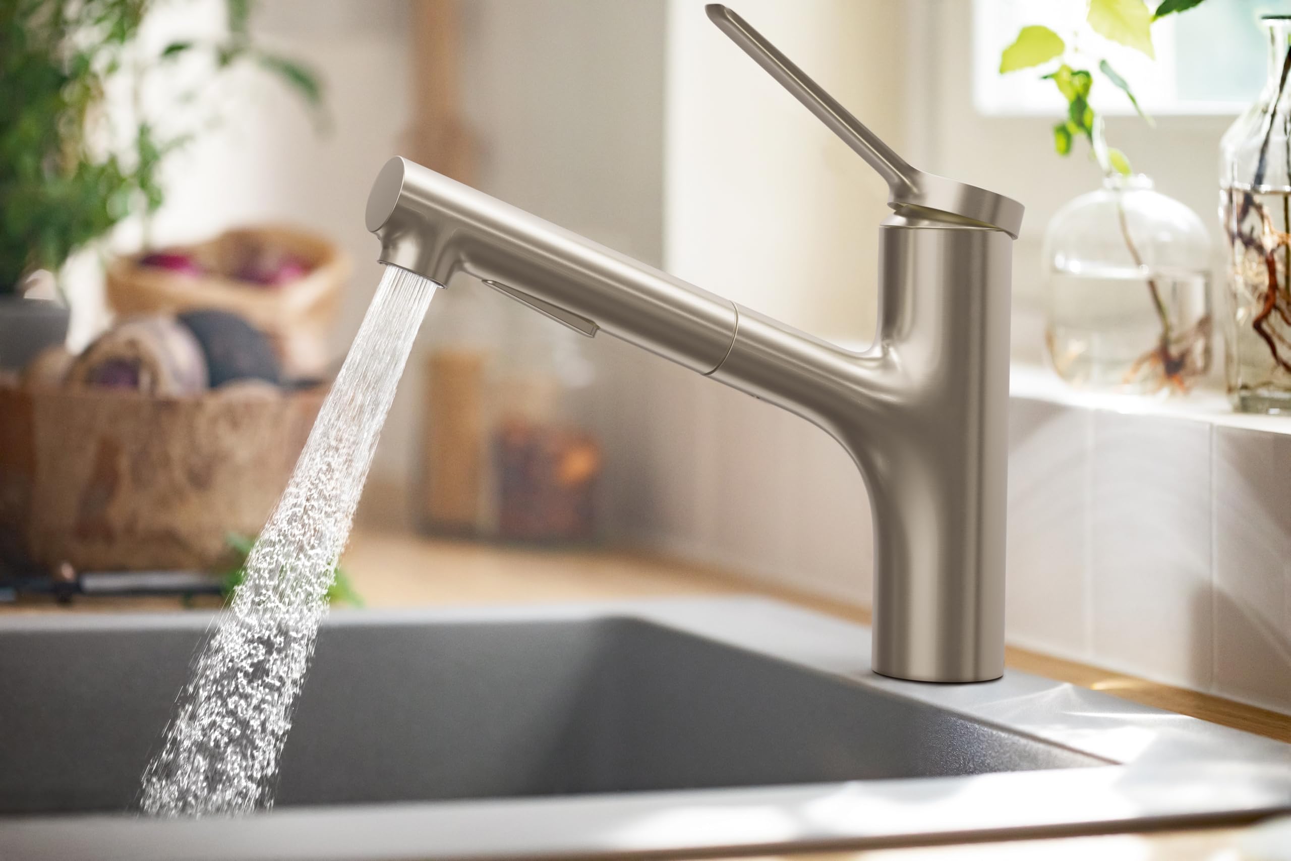Hansgrohe Zesis Stainless Steel Single-Handle Pull-Out Spray Kitchen Faucet - Modern Design for Sink, Dishwashing & Food Prep (Model 74800801) | Perfect for Home Kitchens, Restaurants & Commercial Use