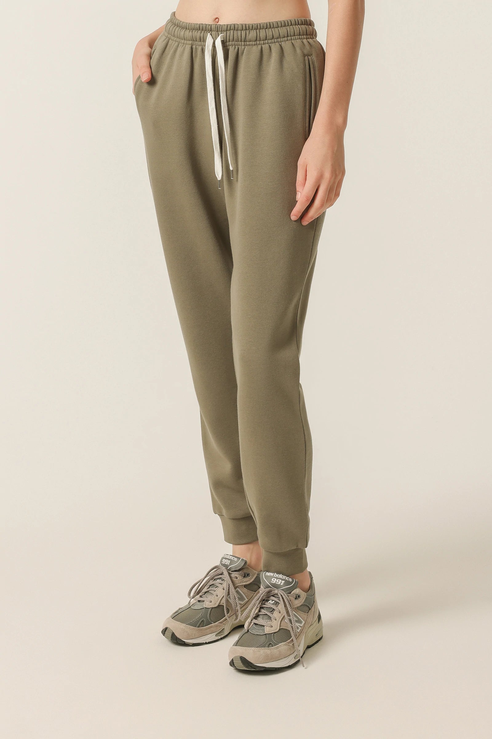 Carter Classic Trackpants for Women - Comfortable Athletic Jogger Pants with Elastic Waist - Perfect for Running, Yoga & Lounge Wear