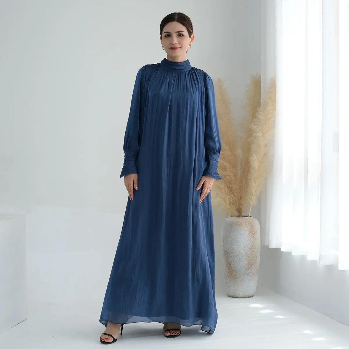 Elegant Muslim Women's Bright Abaya Dress - Modest Islamic Prayer Dress for Women - Perfect for Eid, Ramadan, and Special Occasions