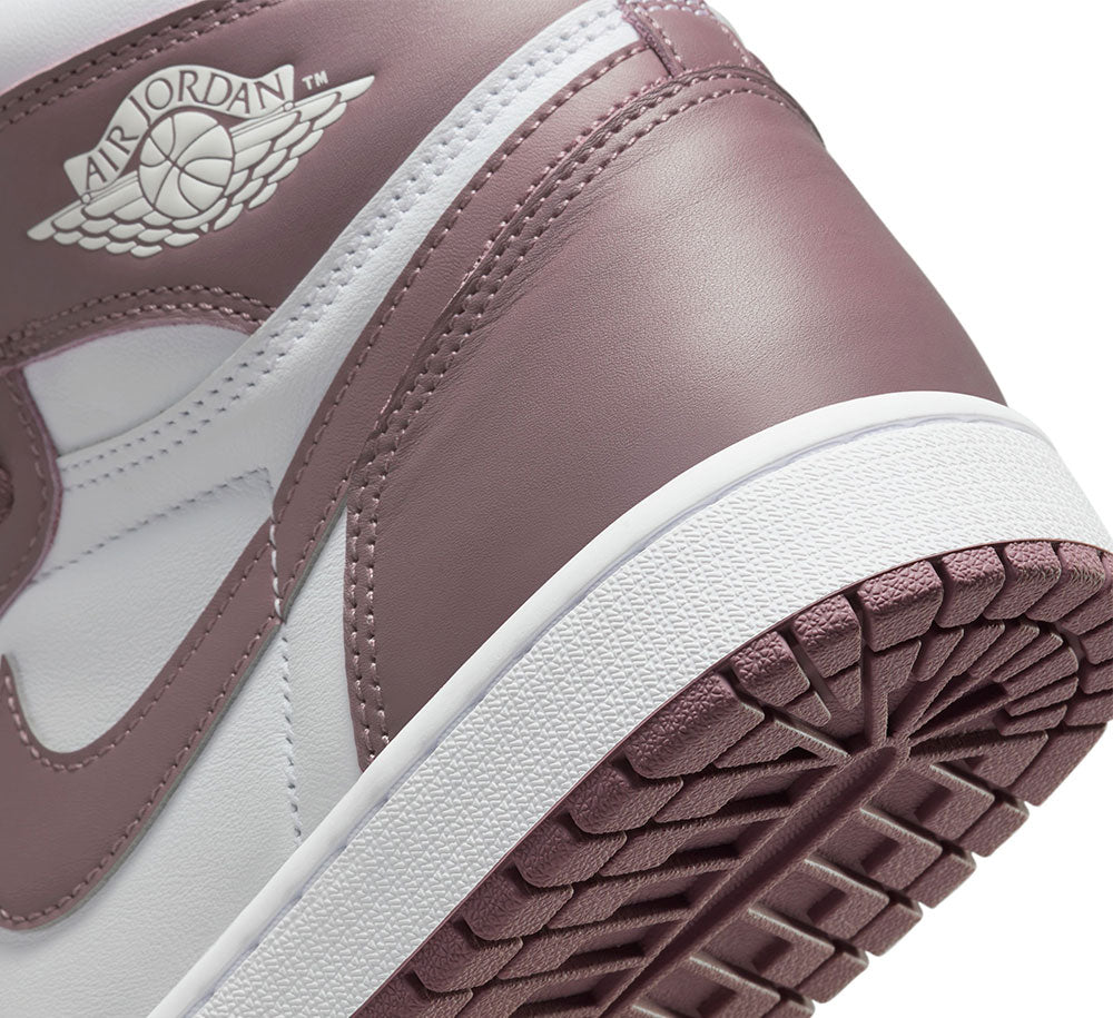 Original Title: AIR JORDAN 1 RETRO HIGH OG   Optimized Title: Air Jordan 1 Retro High OG Men's Basketball Shoes - Classic Sneakers for Streetwear & Sports - Perfect for Casual Wear, Gym, and Basketball Games