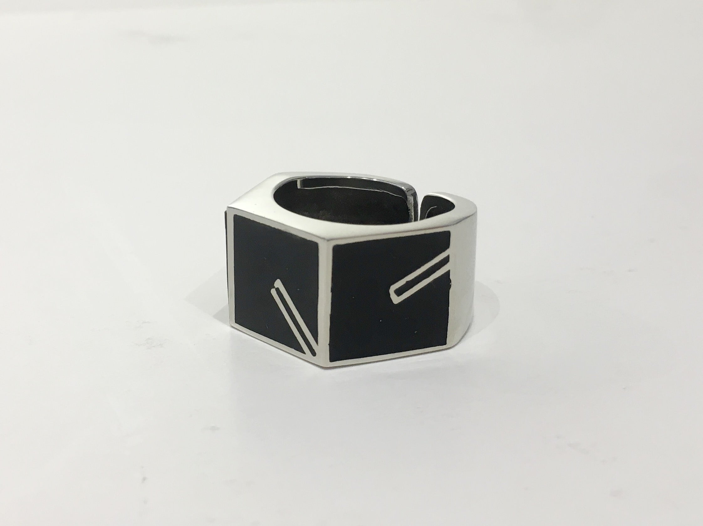8FIVE2 Box Logo Ring - Stylish Stainless Steel Band for Men & Women - Perfect for Everyday Wear, Gifts & Fashion Accessories