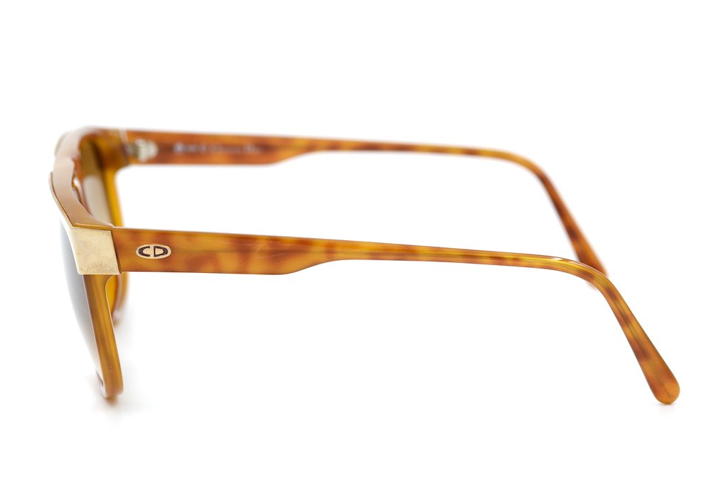 Christian Dior 2561 12 Sunglasses - Luxury Designer Shades for Women, UV Protection & Fashion Statement - Perfect for Beach, Driving & Outdoor Activities