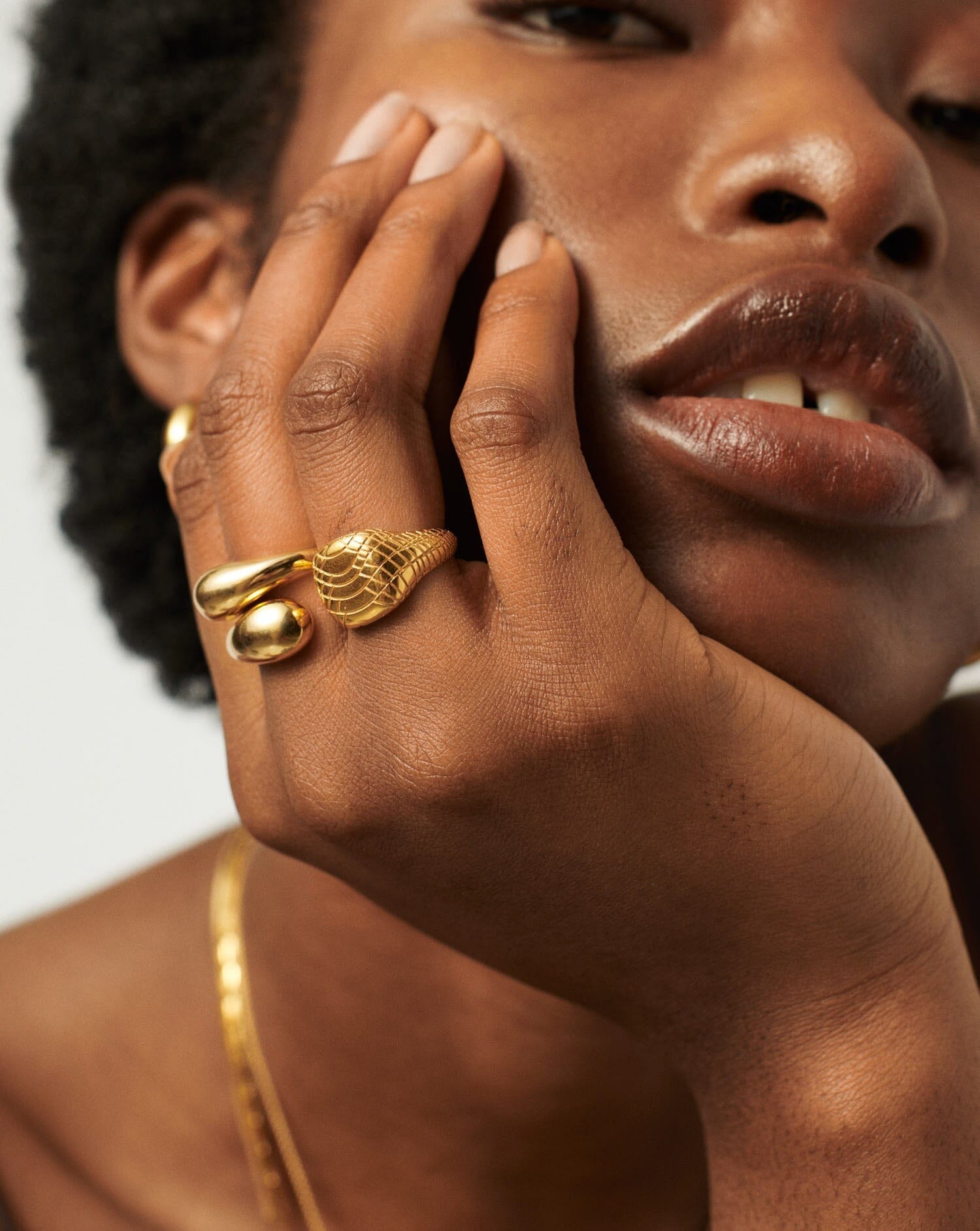 Serpent Textured Signet Ring for Men & Women - 18k Gold Plated Stainless Steel Jewelry - Perfect for Everyday Wear, Gifts & Special Occasions