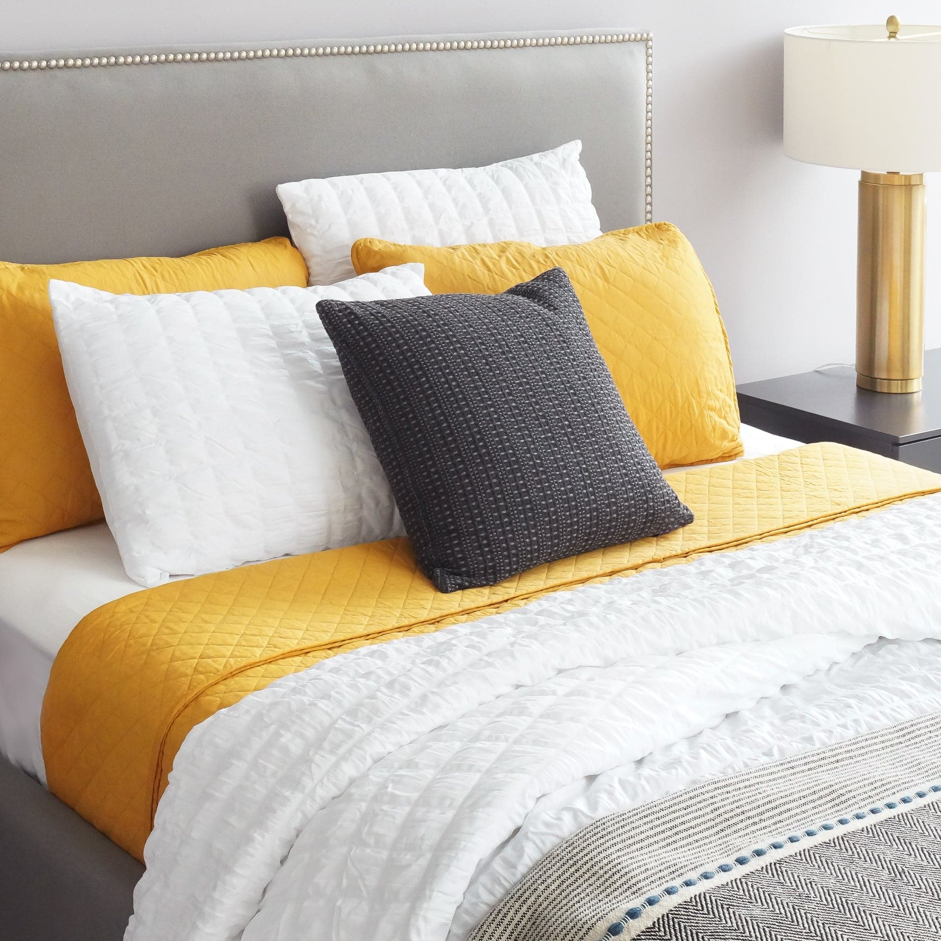 Ava Diamond Oversized Cotton Quilt Set - King Size Bedding with Soft Breathable Fabric for All Seasons | Perfect for Master Bedroom, Guest Room & Cozy Home Decor