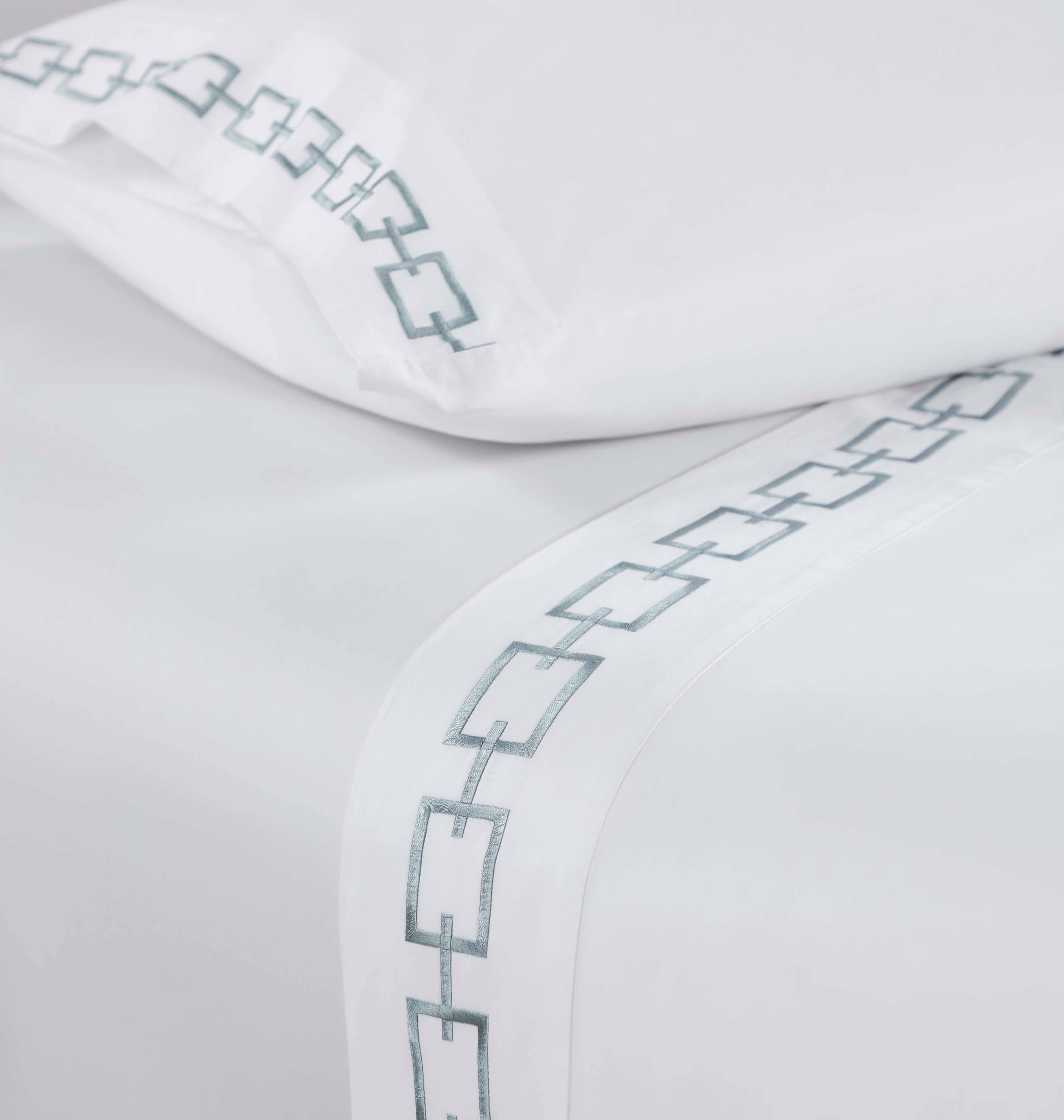Chain Links Cotton Embroidered Deep Pocket Bed Sheet Set - Queen Size 4-Piece Luxury Bedding for Comfortable Sleep - Perfect for Master Bedroom, Guest Room & Dorm