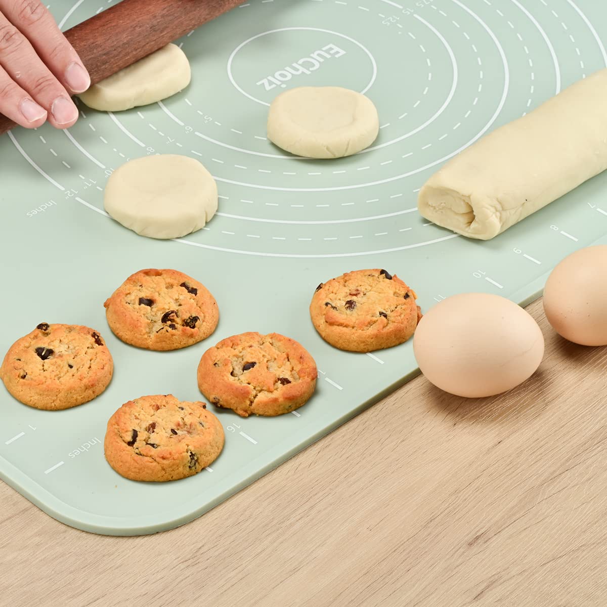 Non-Stick Silicone Baking Mat 24x16 Inches - Extra Thick Food Grade Pastry Mat with Raised Edges for Dough Rolling, Cookie Baking & Cake Decorating - Perfect for Home Bakers & Professional Kitchens