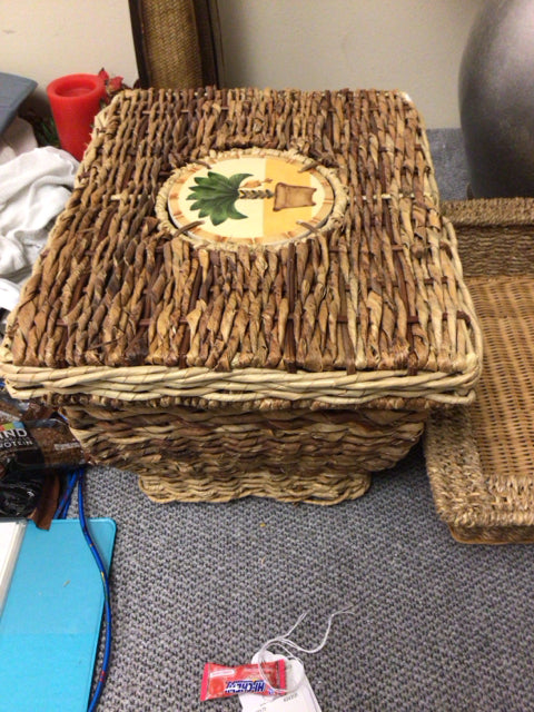 Natural Wicker Storage Basket with Palm Tree Lid - Handwoven Rattan Organizer for Home Decor, Laundry, or Beach Essentials | Perfect for Bathroom, Bedroom, and Coastal Living Spaces