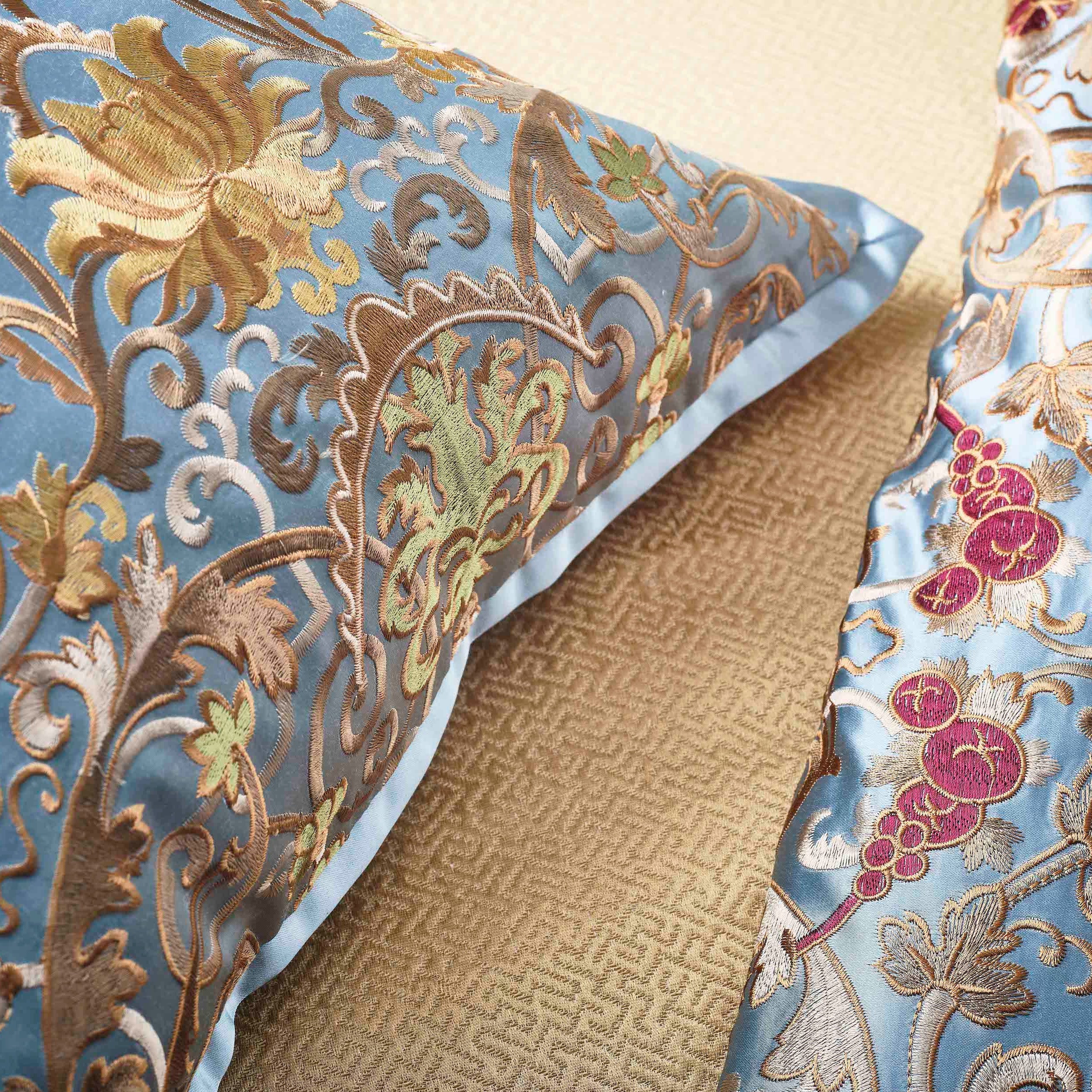 Venezia Throw Blanket - Soft & Cozy Knit Throw for Couch, Bed, or Sofa - Perfect for Home Decor, Gifts, and Winter Warmth