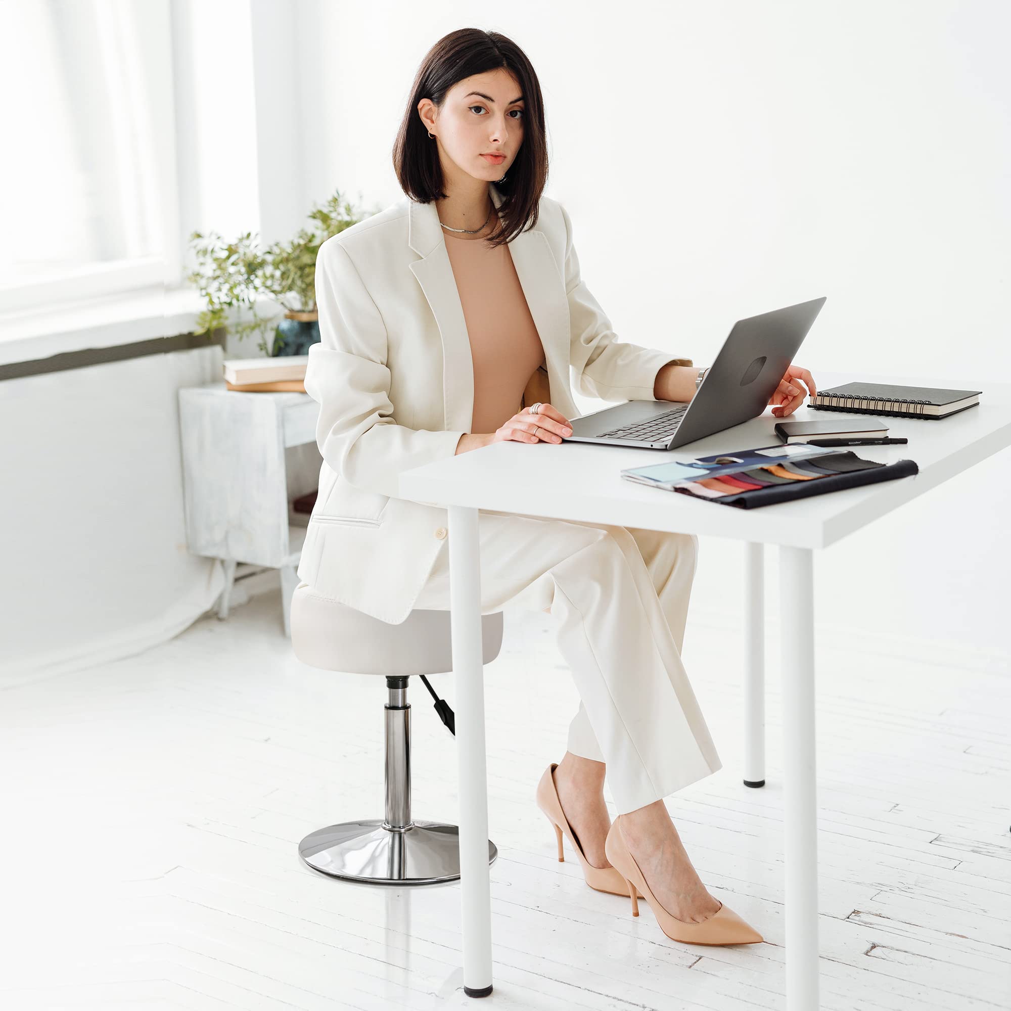 LUE BONA Adjustable Vanity Stool with 360° Swivel - White Faux Leather Makeup Chair for Bathroom, Bedroom & Living Room - Perfect for Dressing Table, Cosmetics Station and Home Decor