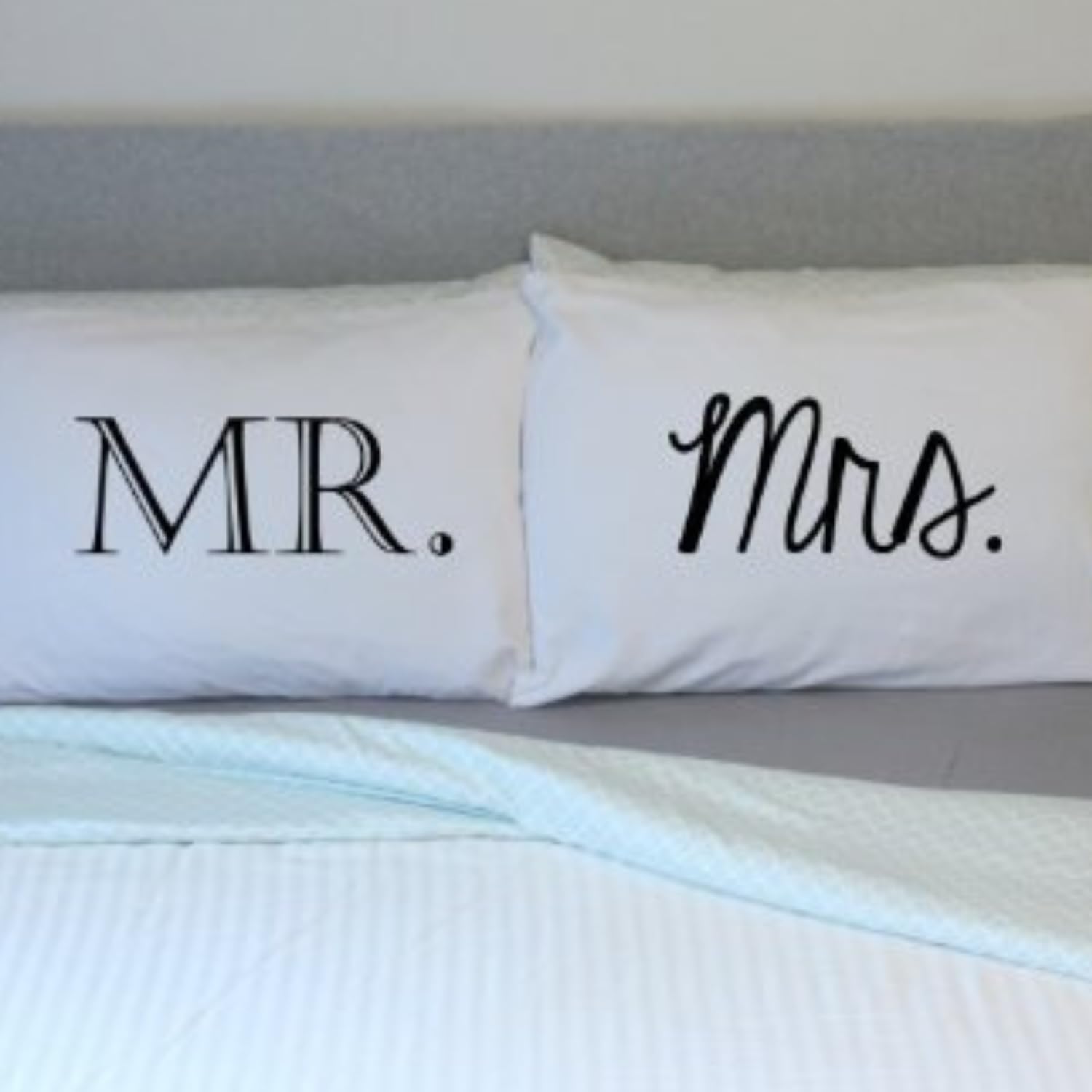 Mr and Mrs Pillowcases Set - His & Hers Queen Size Anniversary Wedding Gift for Couples - Romantic Bedroom Decor for Newlyweds, Valentine's Day & Special Occasions