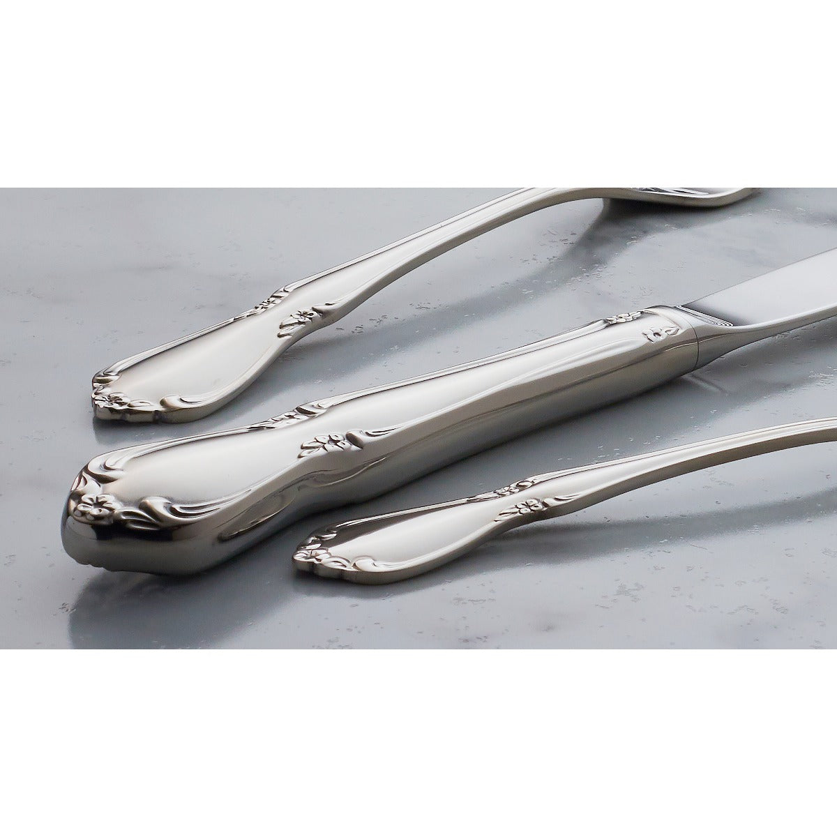Chateau Elegant Stainless Steel Teaspoon Set of 4 - Perfect for Tea Parties, Coffee Service & Fine Dining