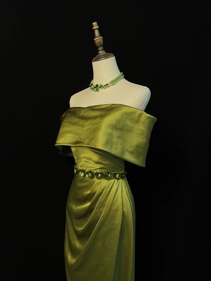 Elegant Green Satin Off-The-Shoulder Mermaid Prom Dress with Thigh High Slit - Formal Evening Gown J6725 for Homecoming, Wedding Guest & Special Occasions