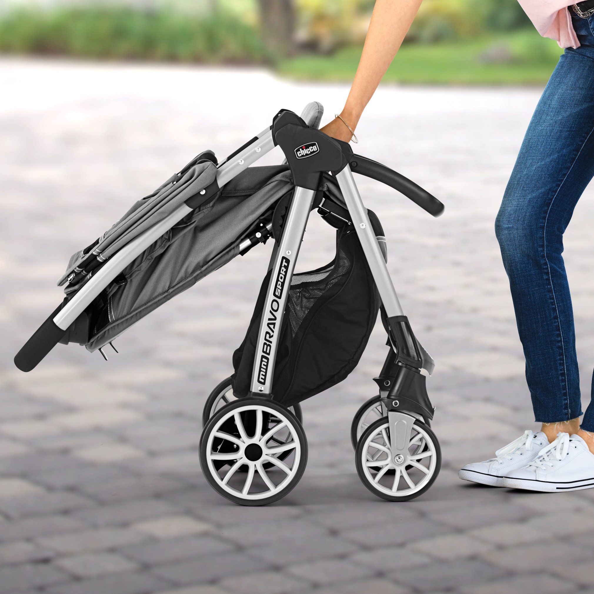 Chicco Mini Bravo Sport Travel System Stroller - Lightweight Carbon Frame for Easy Travel | Perfect for Newborns, Infants & Toddlers | Ideal for Shopping, Walks & Airports