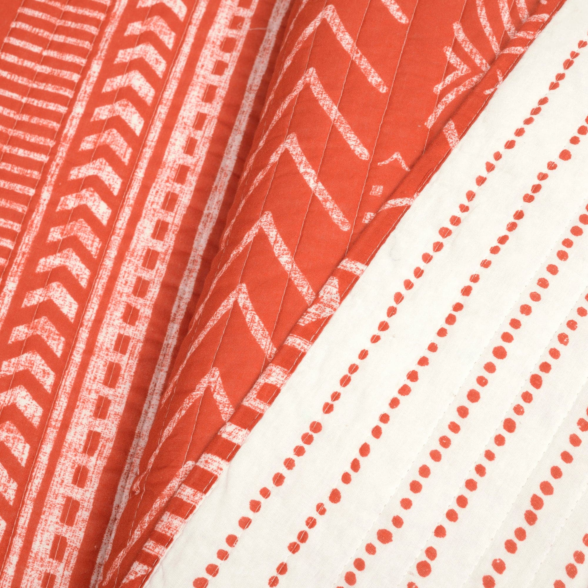 Cozy Hygge Geo Quilt 3-Piece Bedding Set - Soft Geometric Pattern Comforter with Matching Pillow Shams - Perfect for Bedroom, Guest Room & Dorm Decor